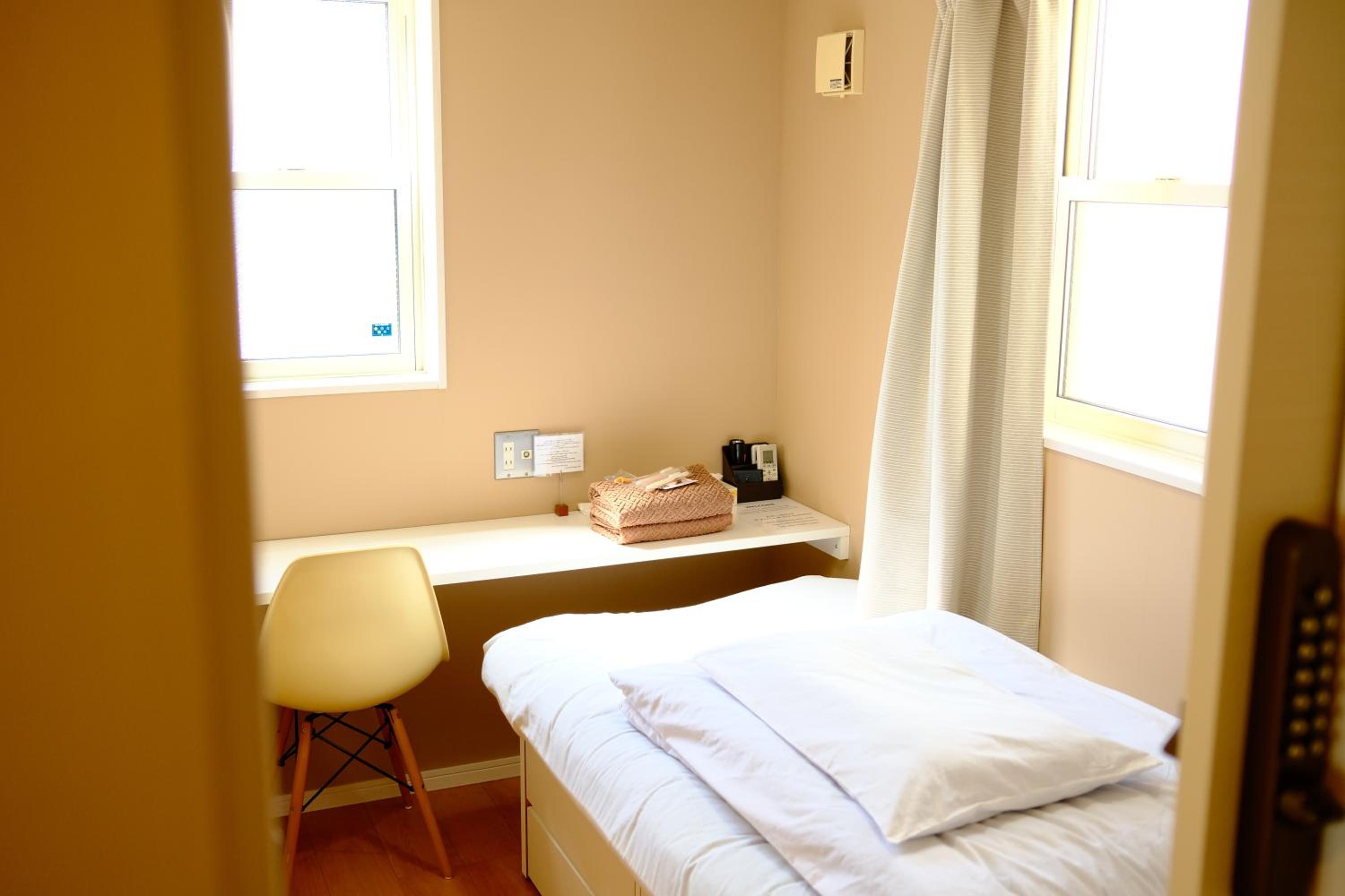 Standard Single Room with Shared Bathroom photo 3