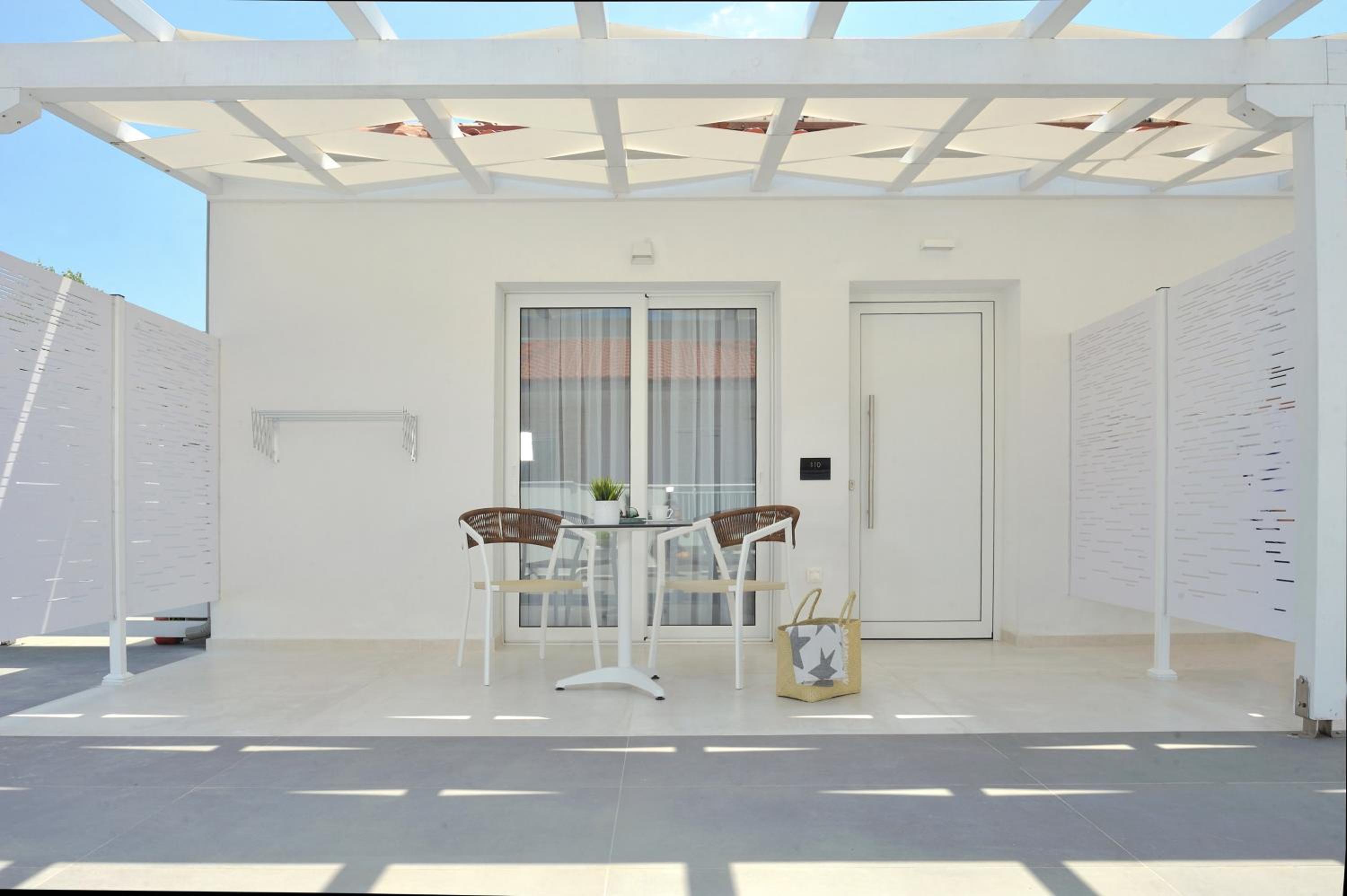 Queen Room with Balcony photo 3