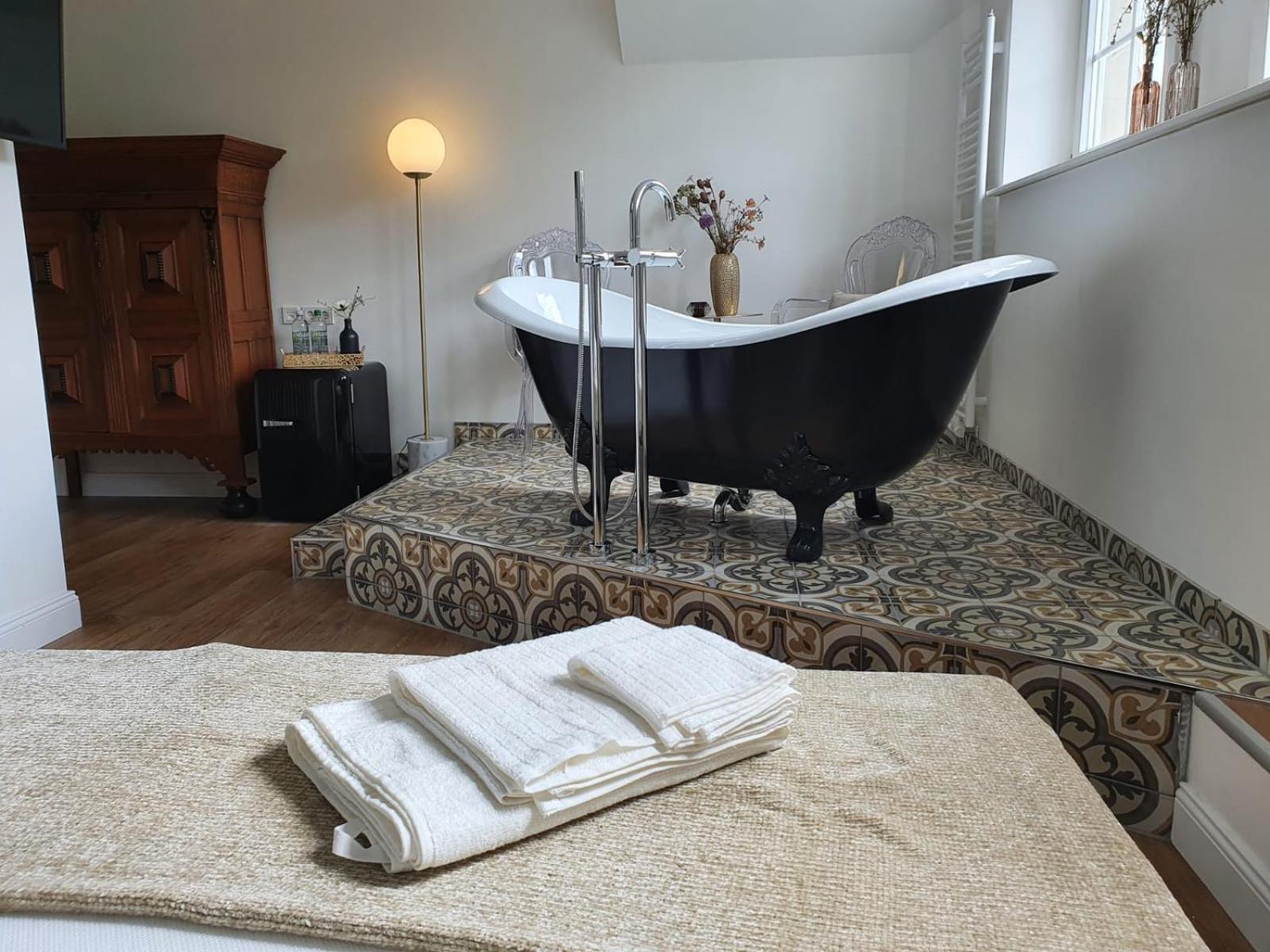 Superior Suite - Photo 2