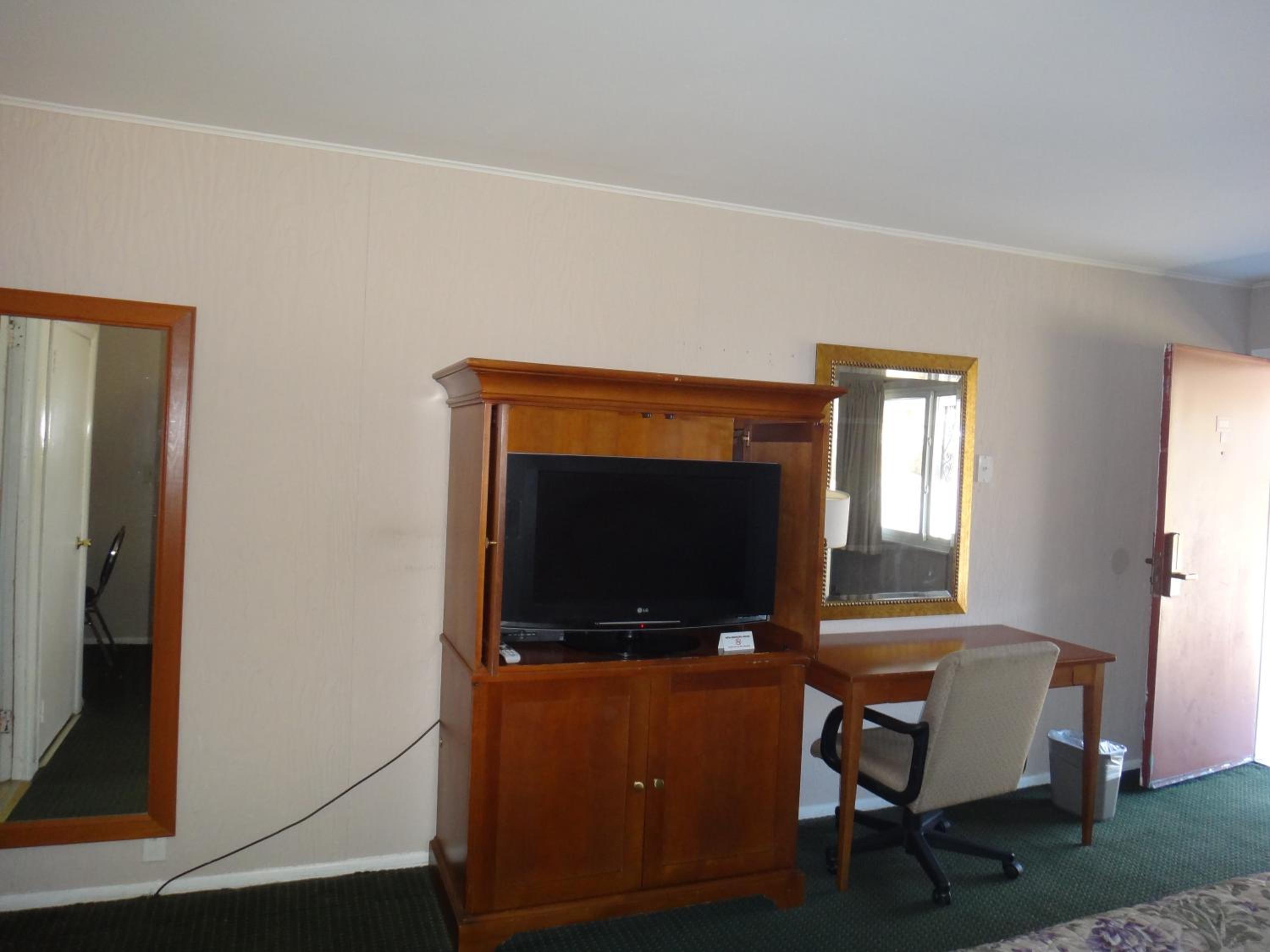 Room with Double Beds photo 2