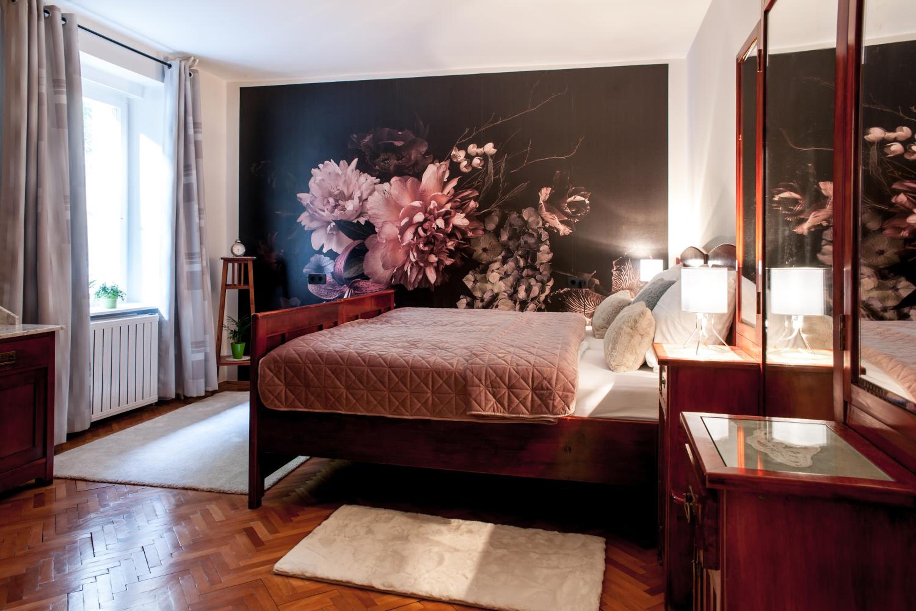 Two-Bedroom Apartment - Photo 5