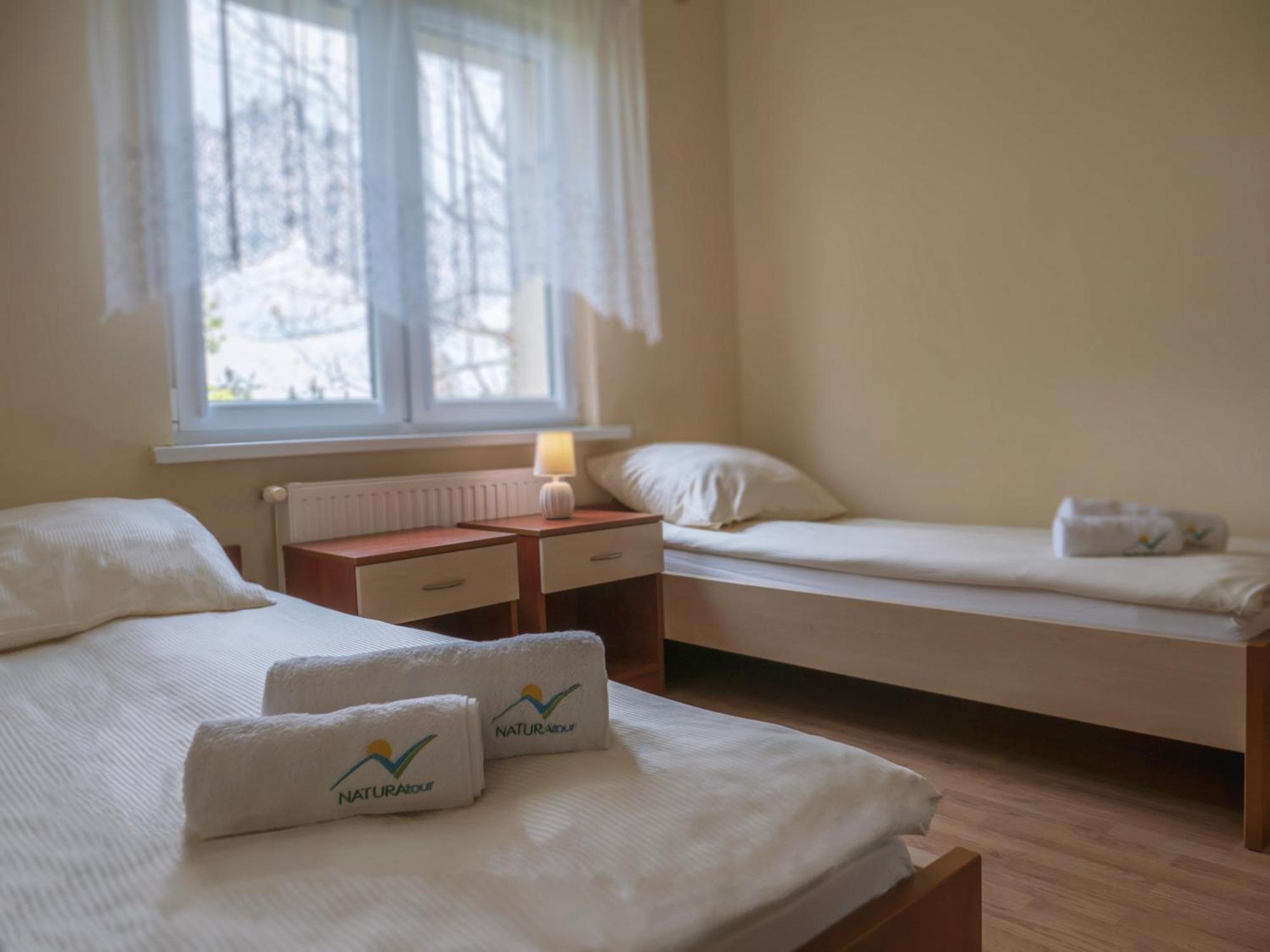 Double or Twin Room - Photo 3