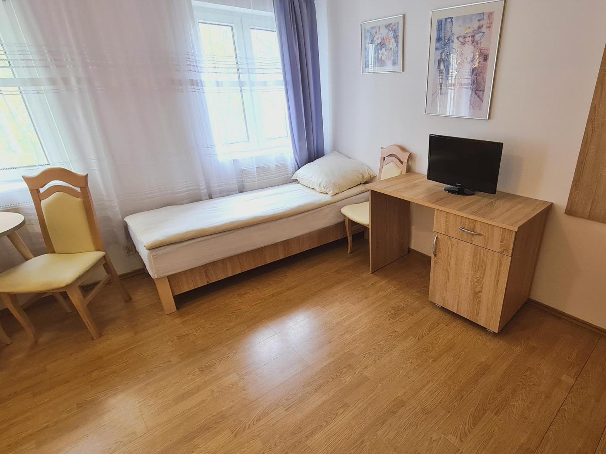 Double or Twin Room - Photo 16