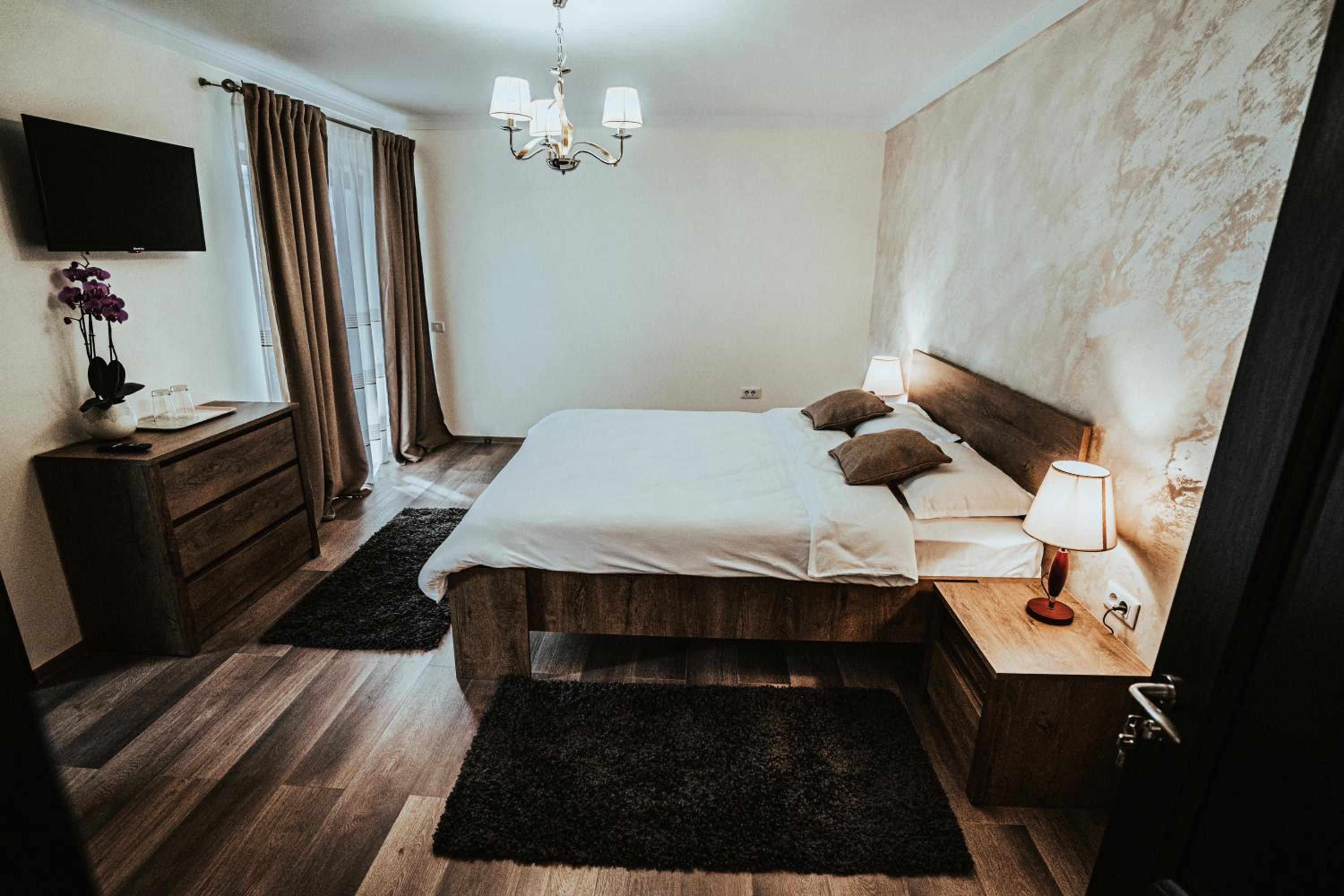 Deluxe Double Room with Balcony - Photo 1