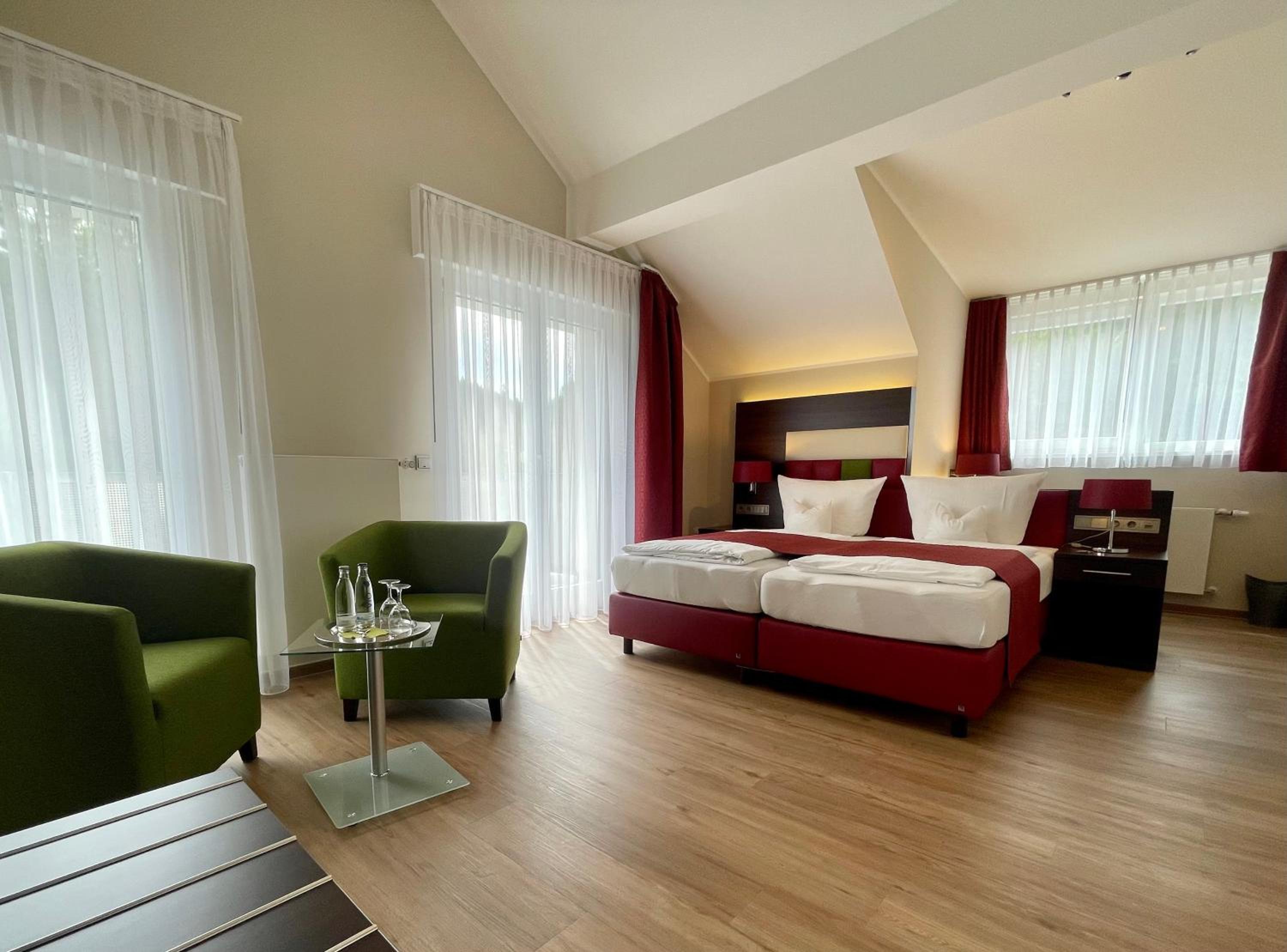 Junior Suite with Balcony - Photo 1
