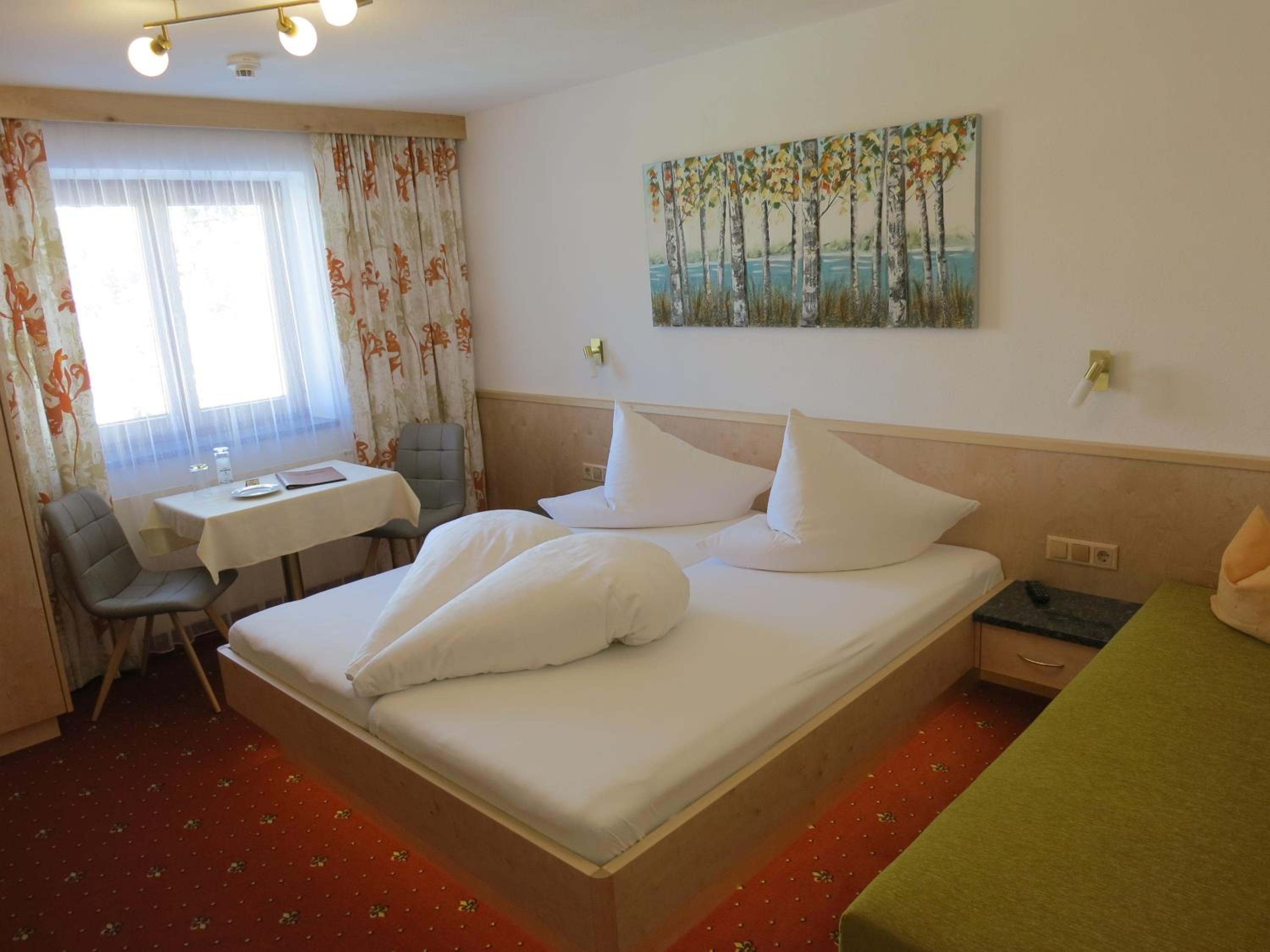 Budget Double Room - Photo 1