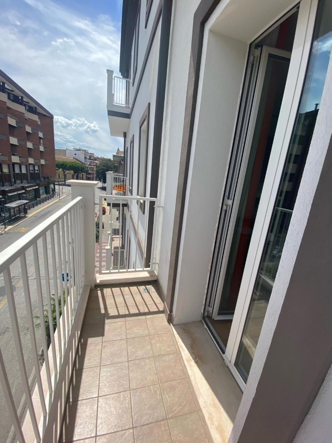 Standard Double with Balcony - Photo 2