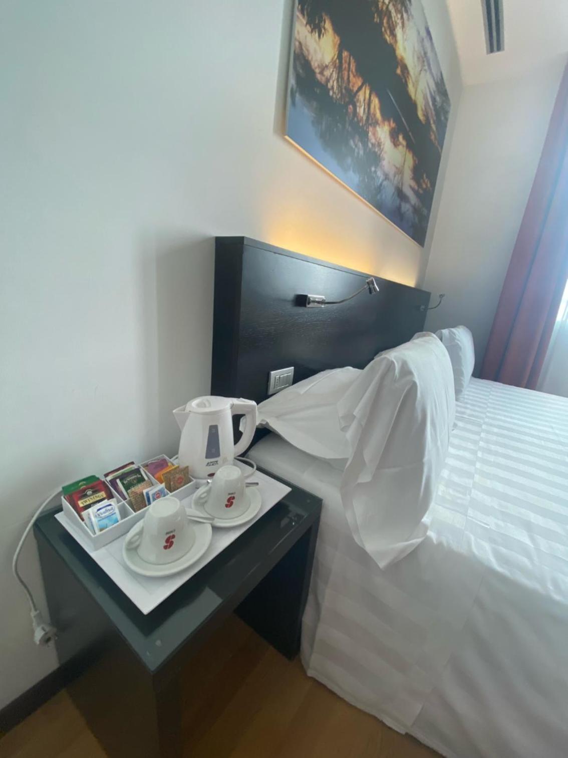 Deluxe Double Room with Balcony - Photo 2