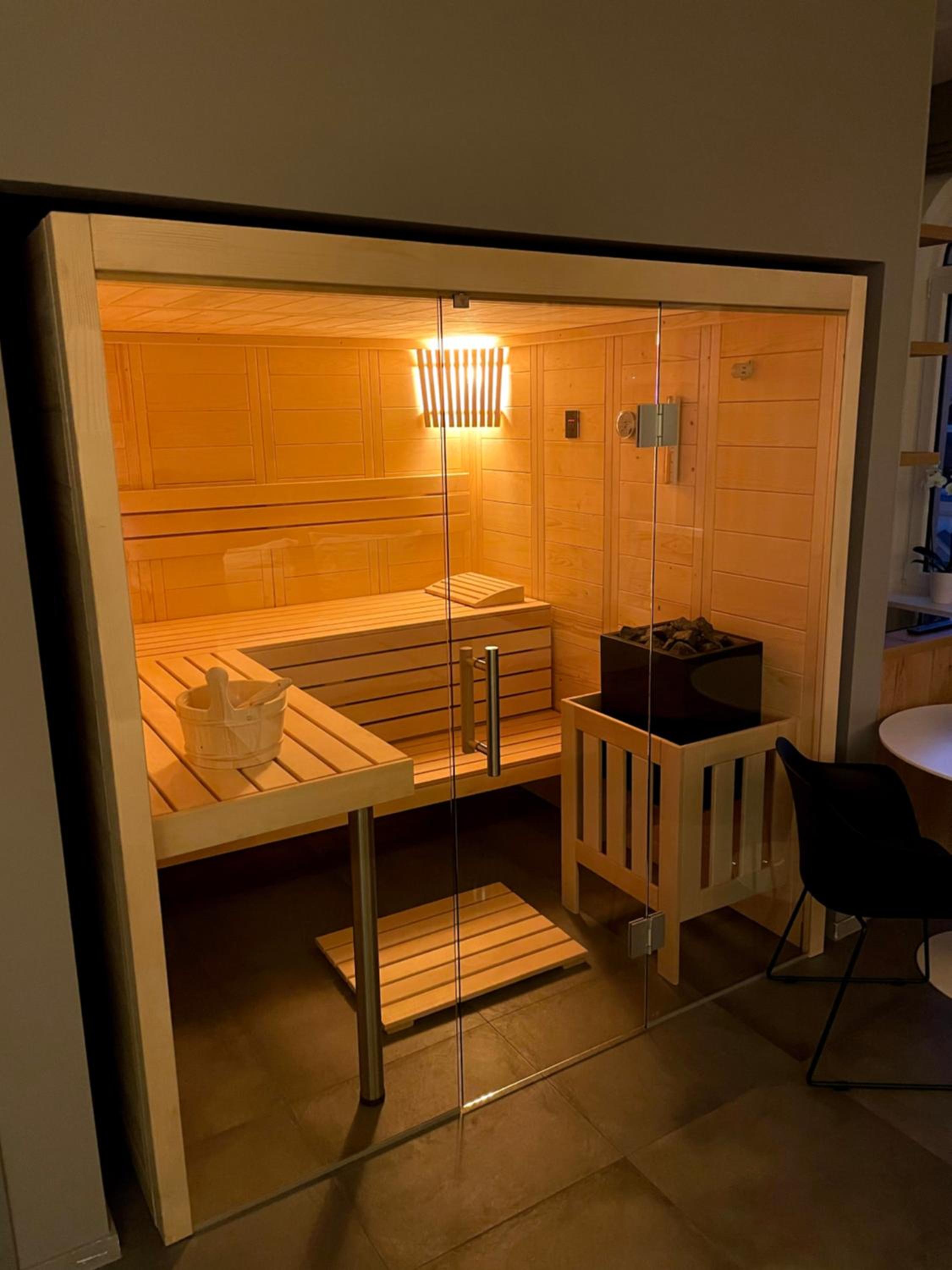 Double Room with Sauna and Spa Bath - Photo 23