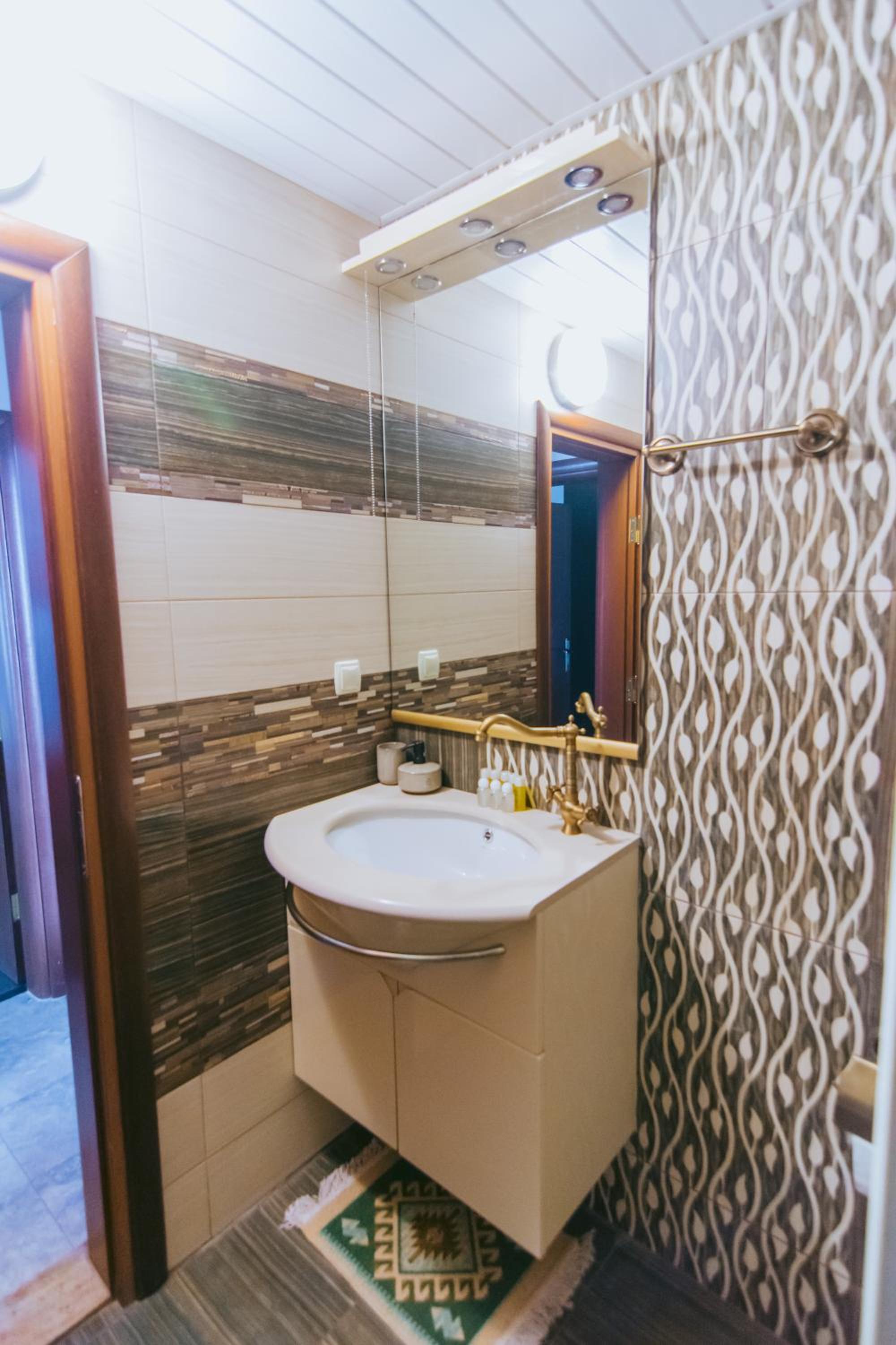 Two-Bedroom Apartment - Photo 12
