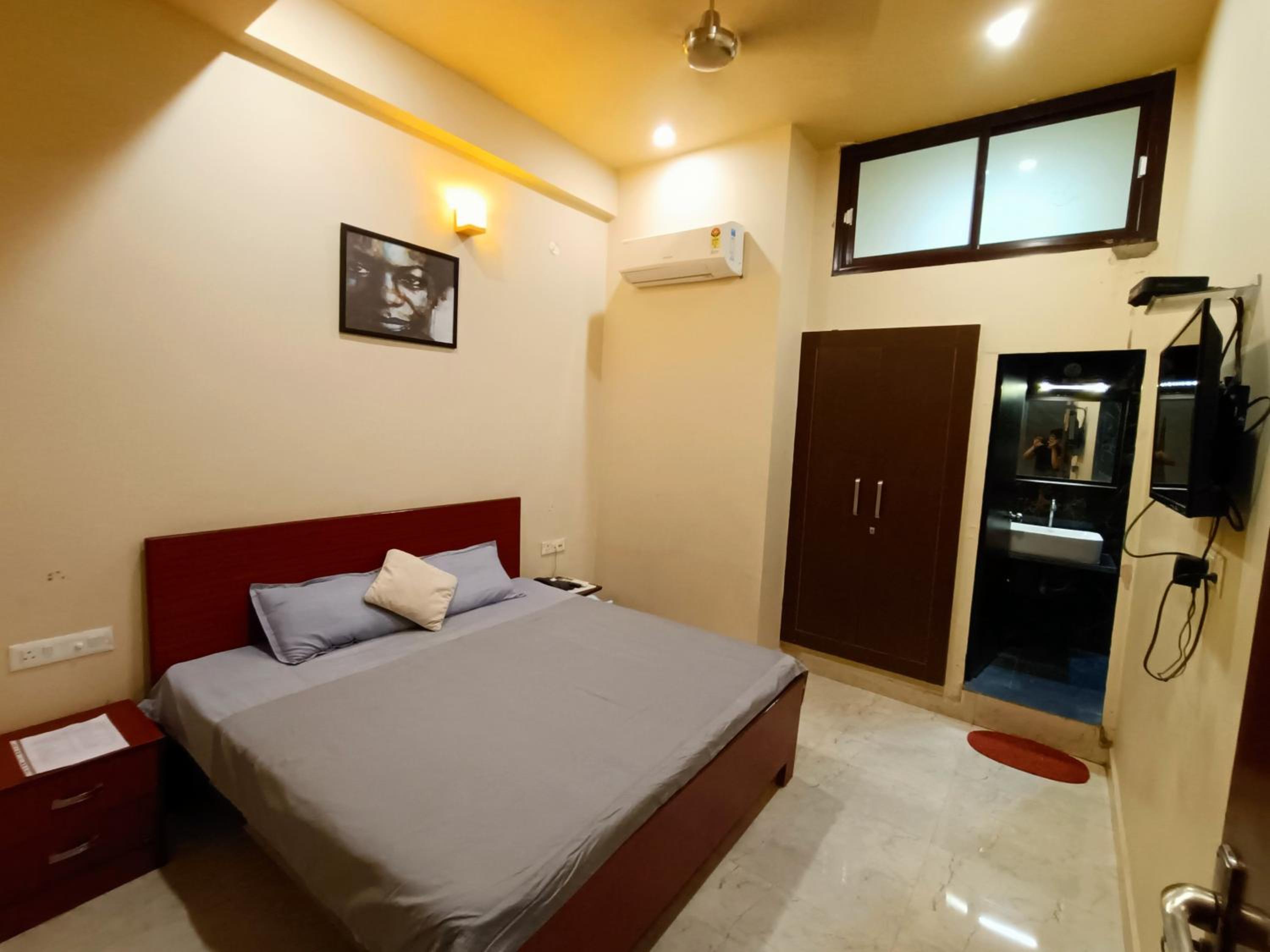 Budget Double Room photo 2