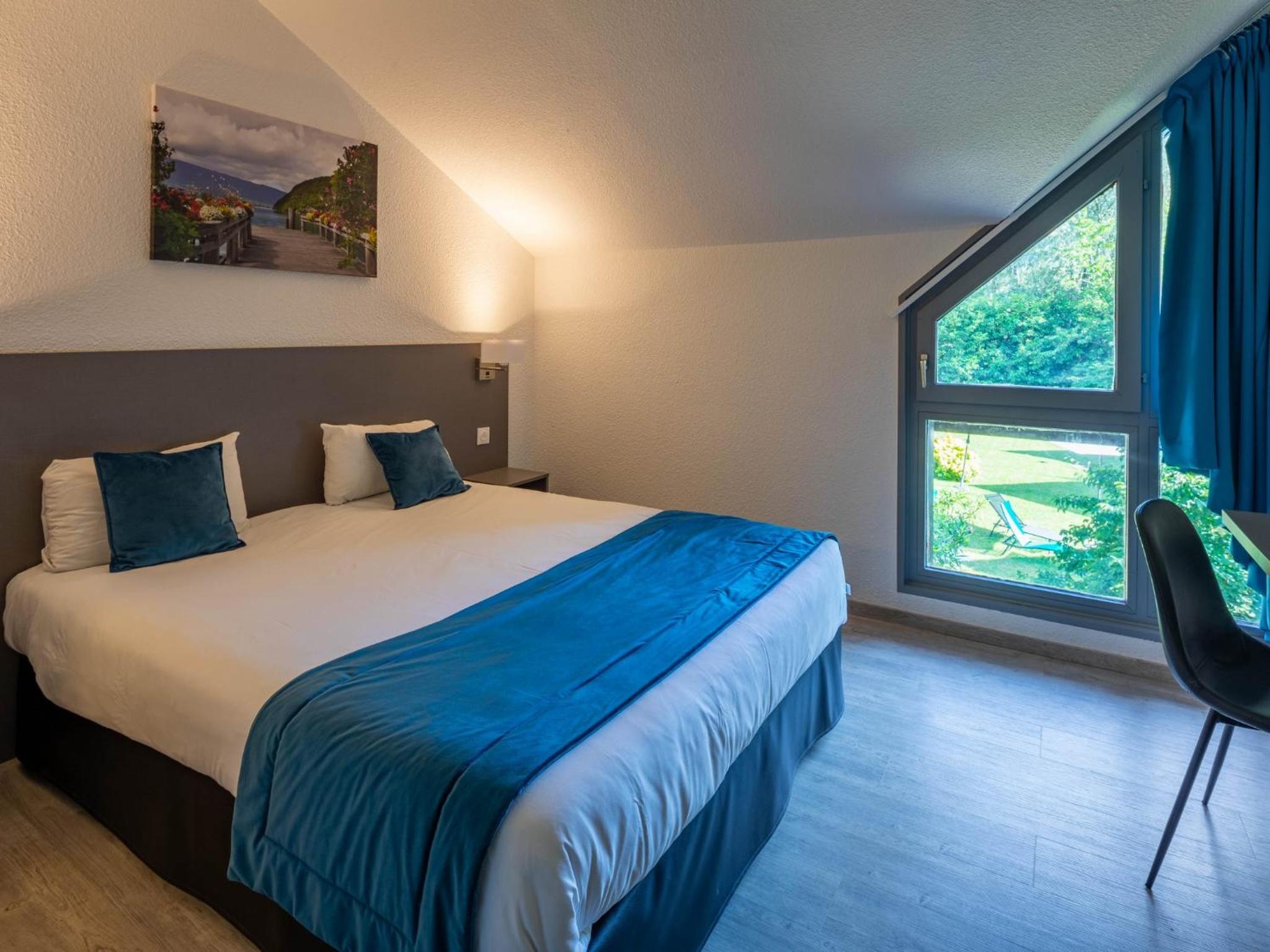 Double or Twin Room - Photo 8