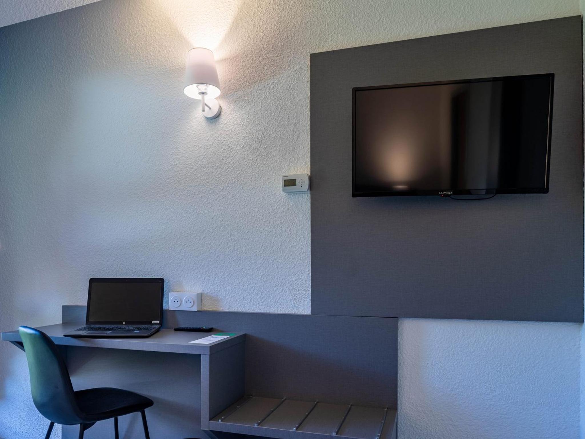Double or Twin Room - Photo 5