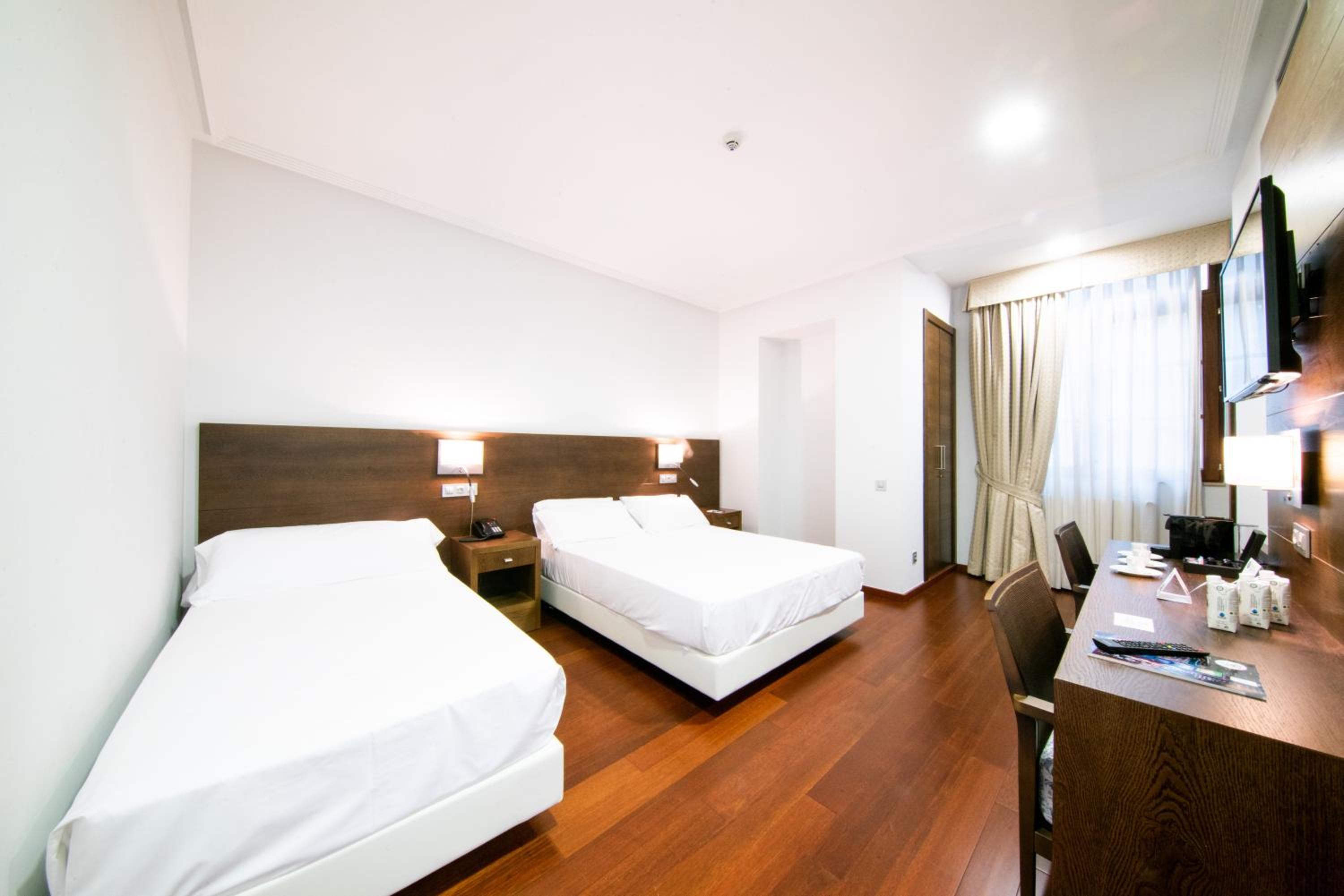 Double or Twin Room - Photo 2