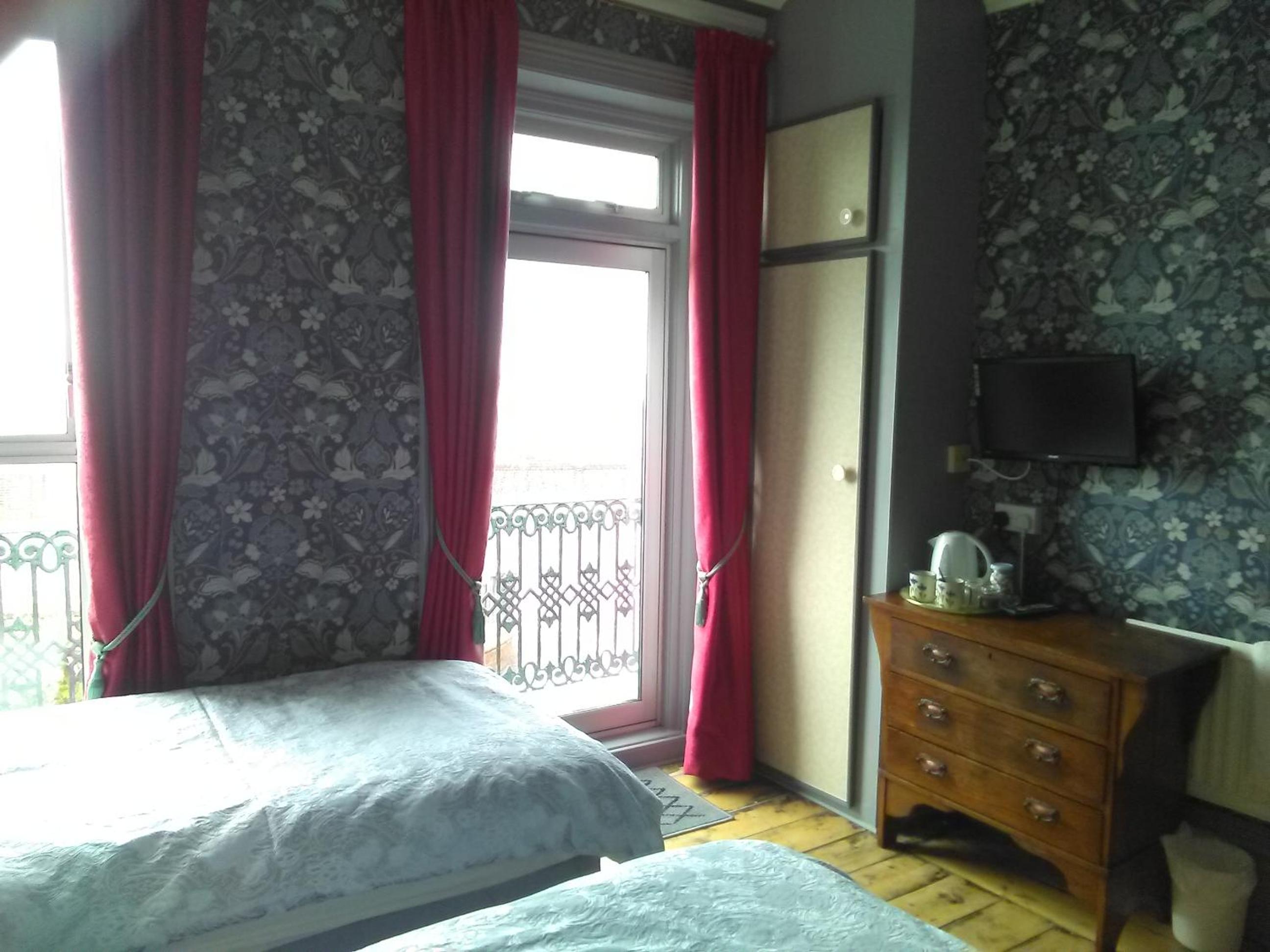 Twin Room with Balcony