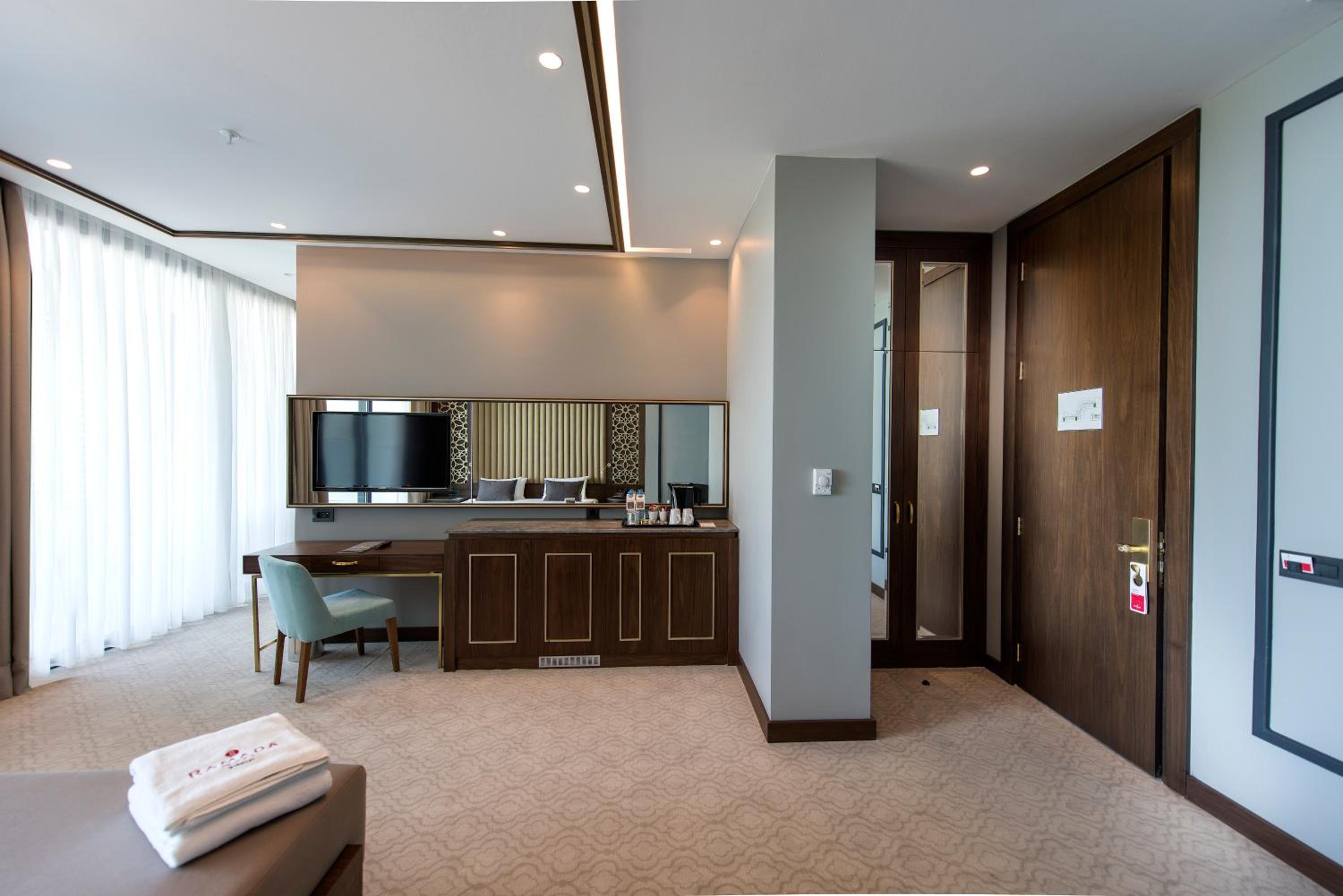 Junior Suite with Sea View - Photo 3