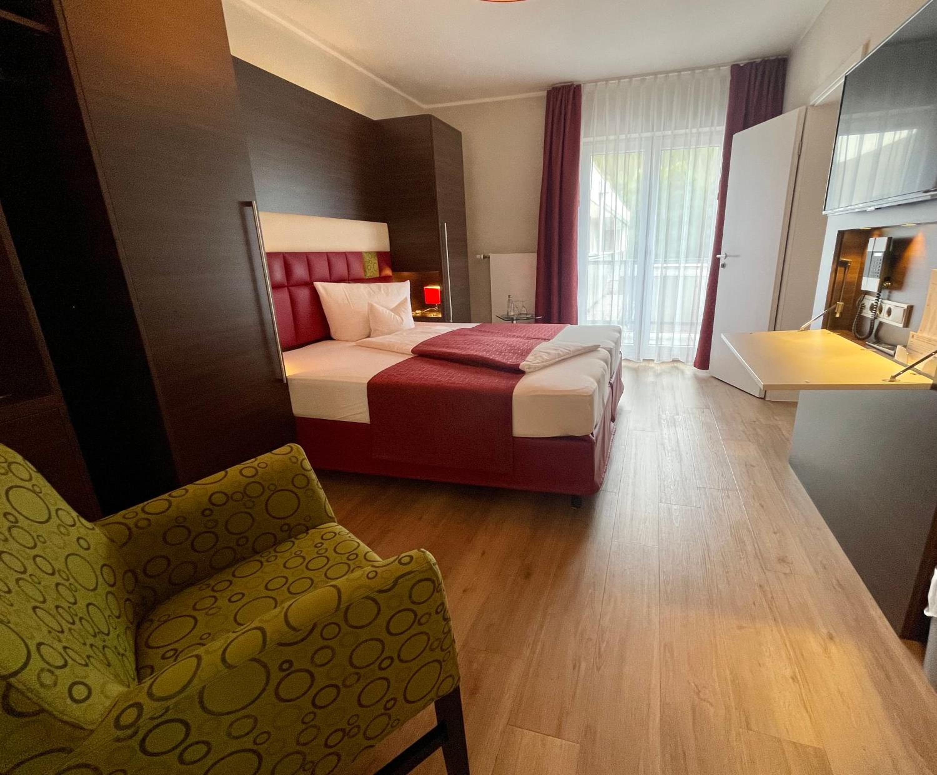 Deluxe Double Room with Balcony - Photo 1