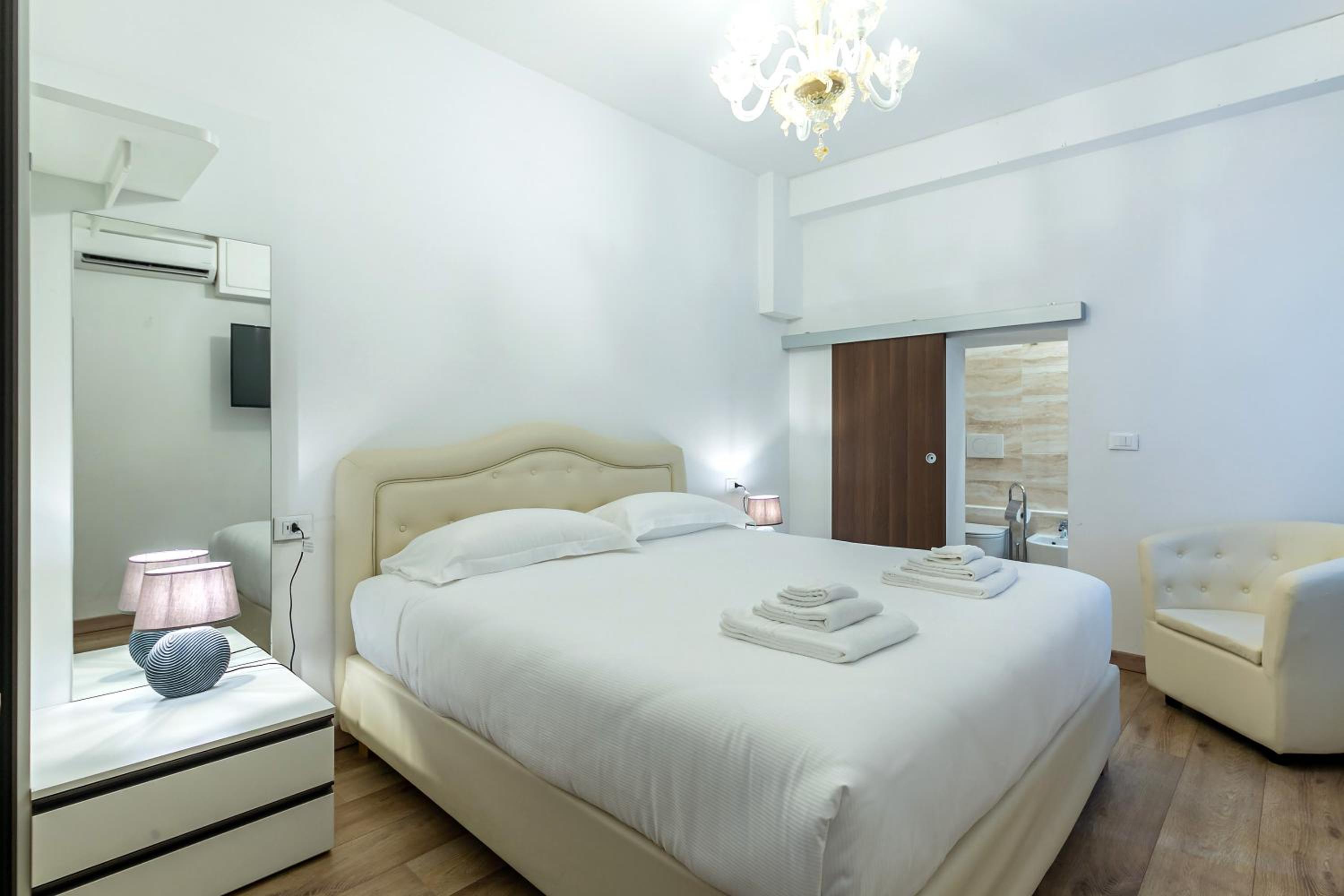Economy Room