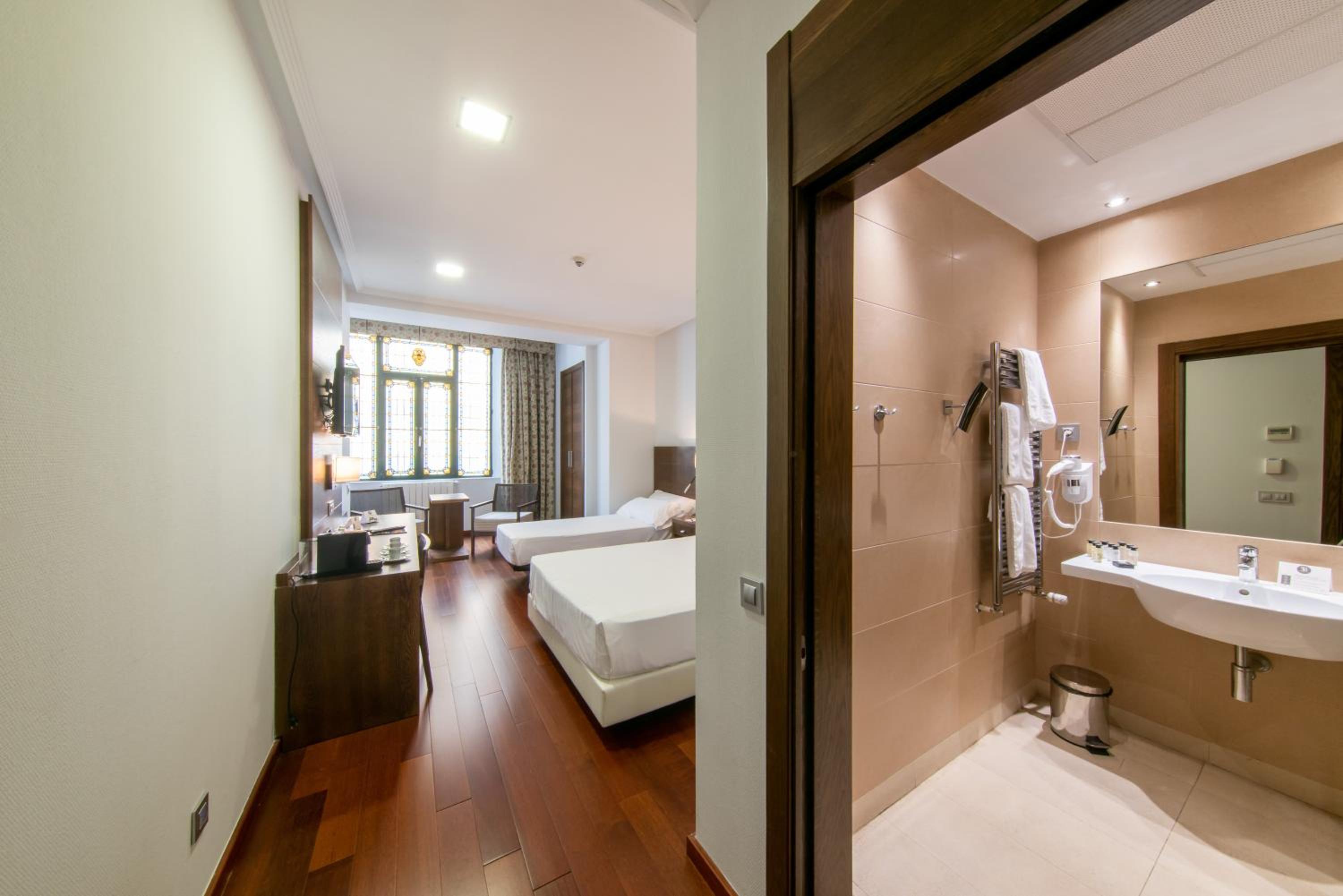 Double Room with Extra Bed - Photo 5