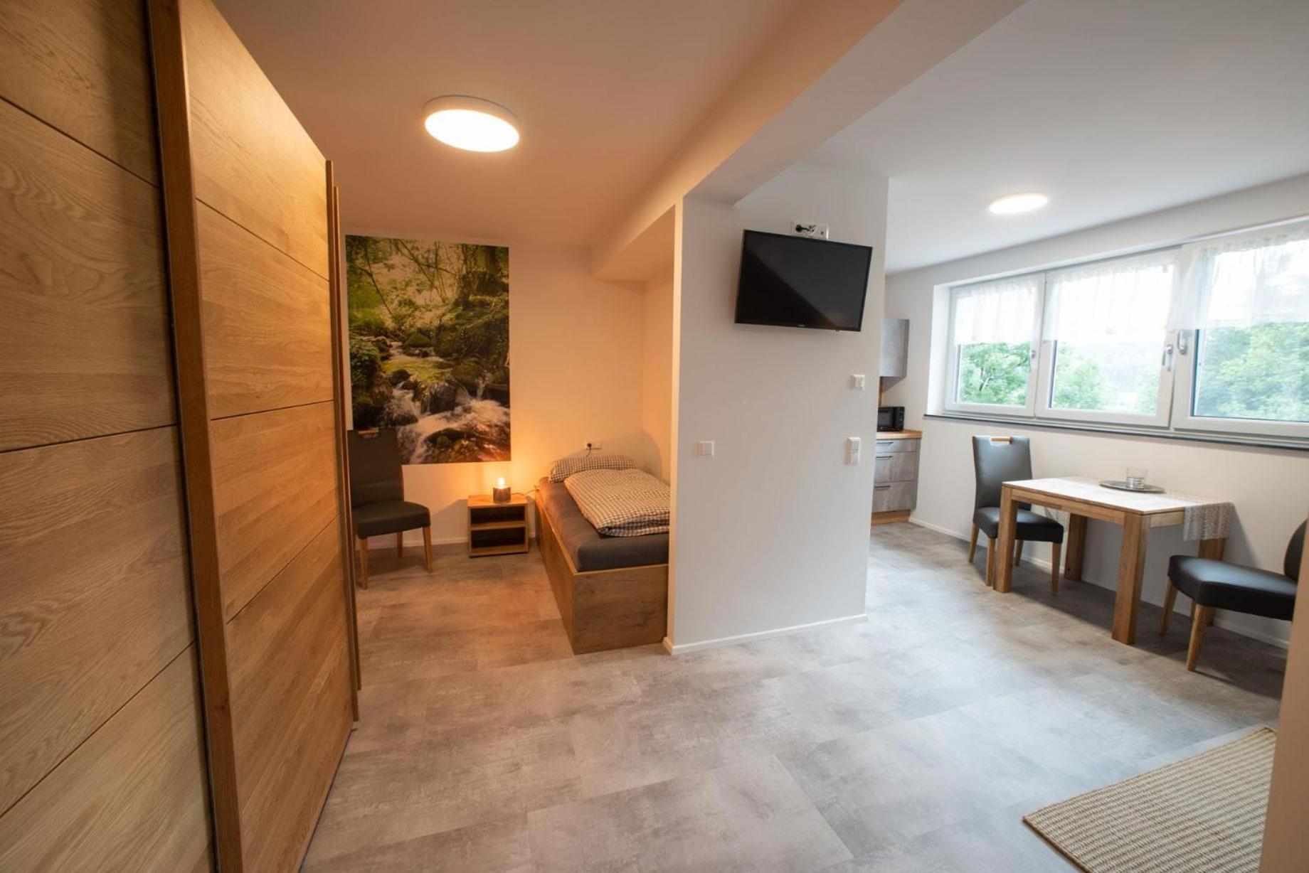 One-Bedroom Apartment with Bath photo 1