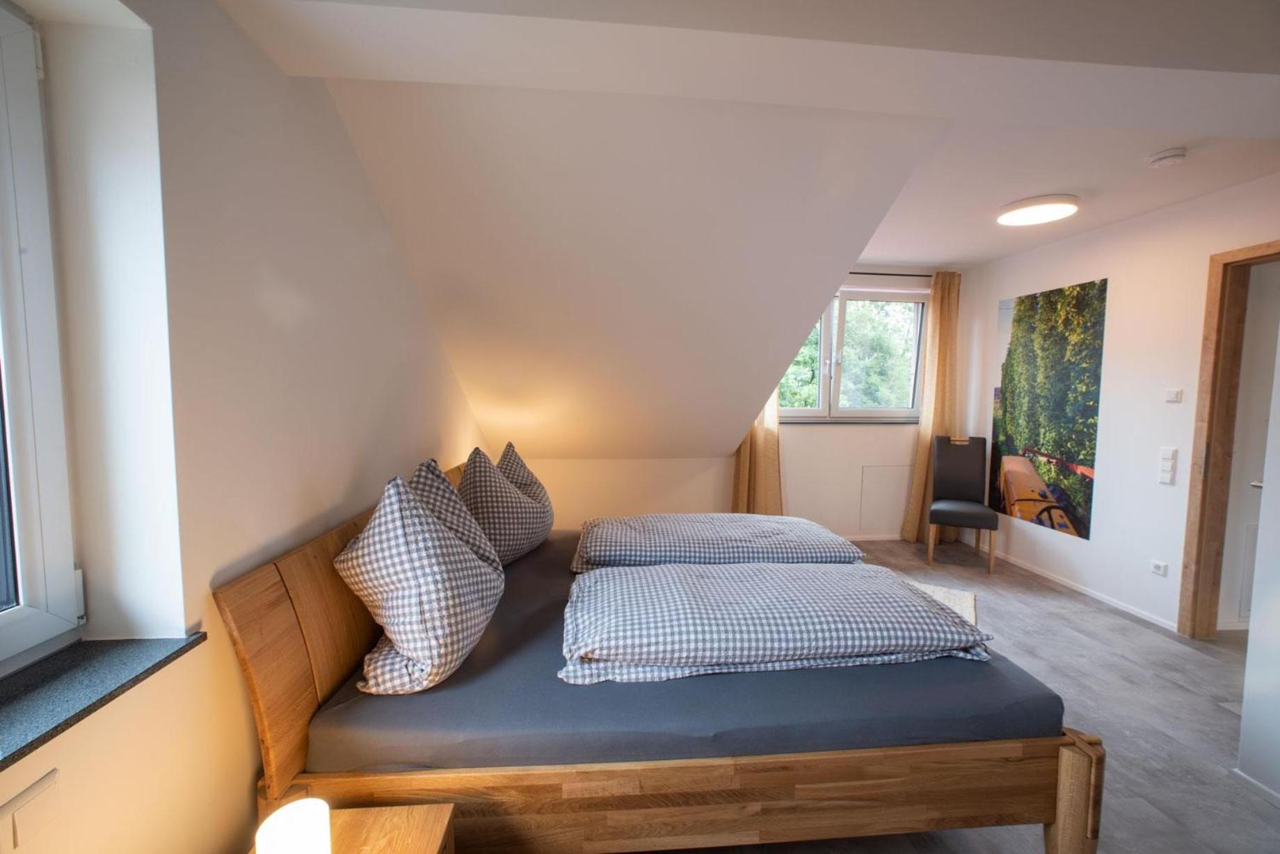 Two-Bedroom Apartment with Bath photo 1