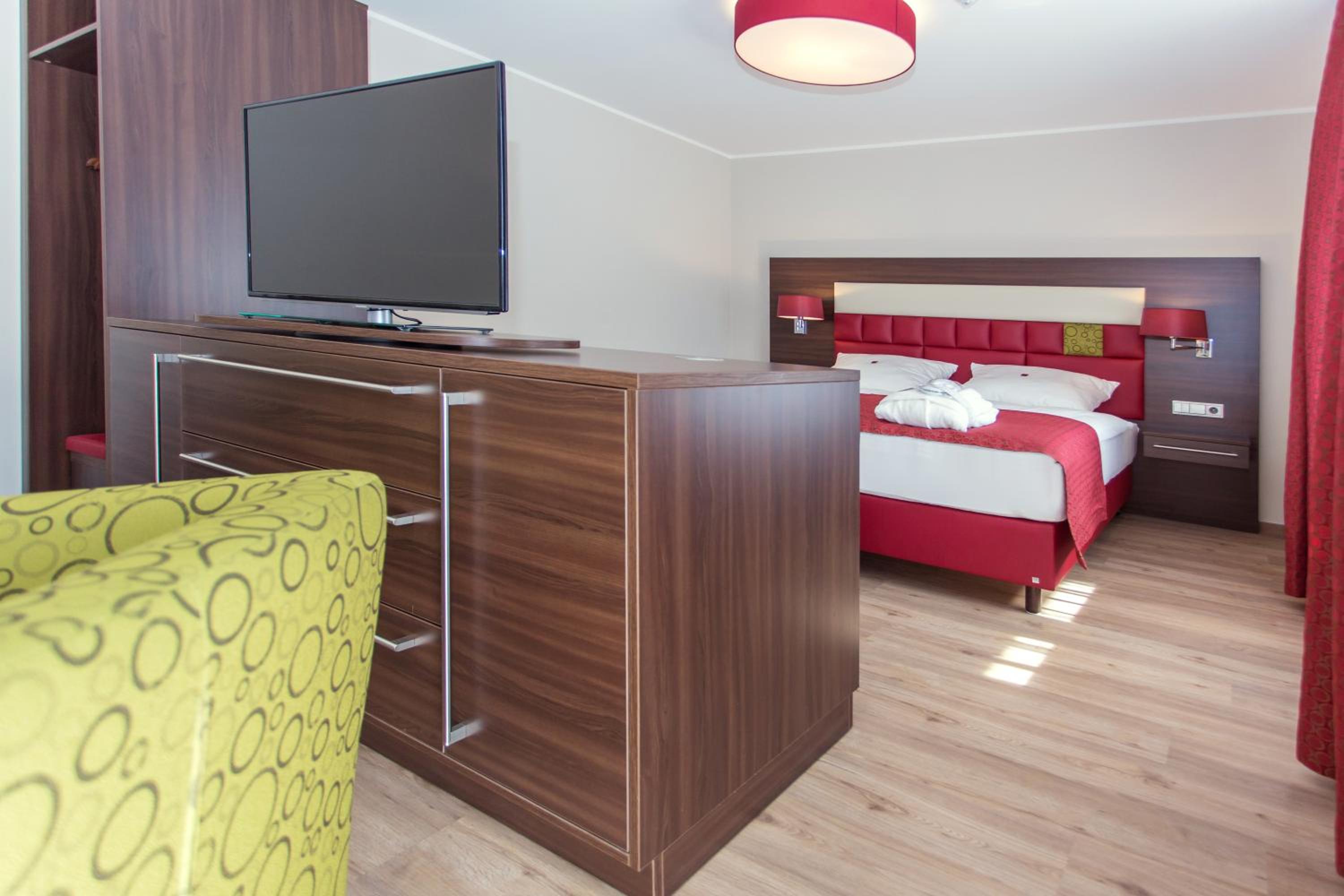 Deluxe Suite - Photo 9