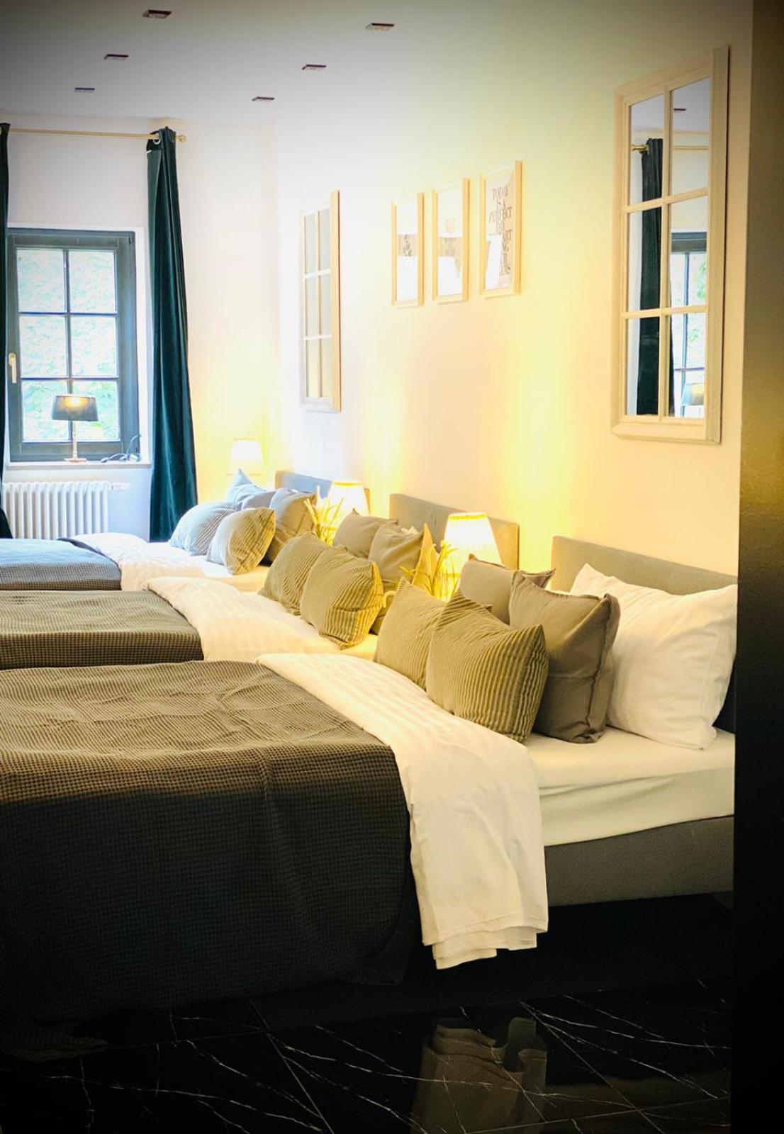 Deluxe Family Suite