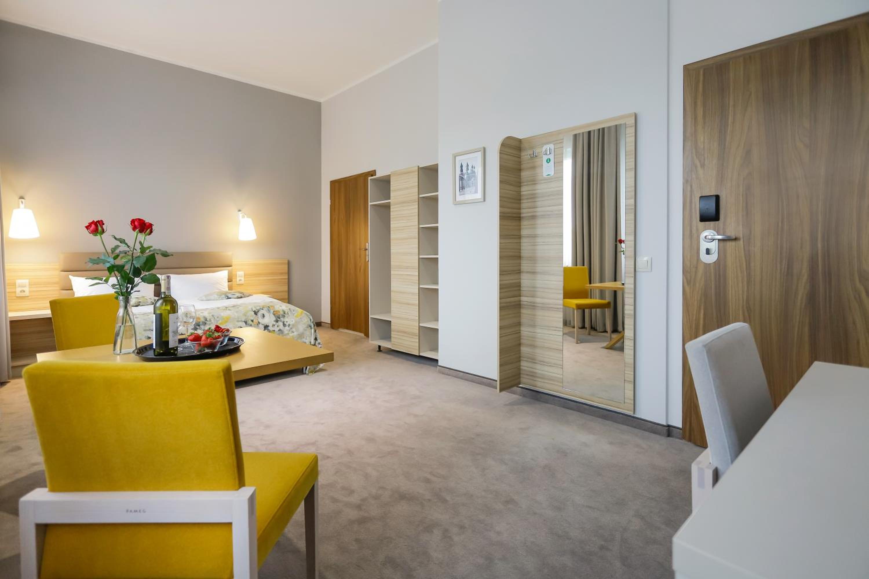 Double Room - Disability Access - Photo 1