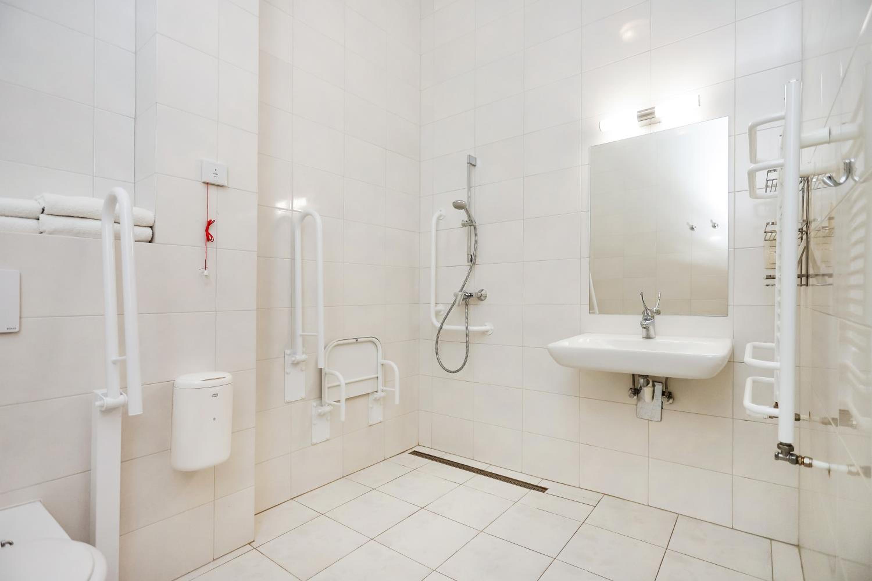 Double Room - Disability Access - Photo 4
