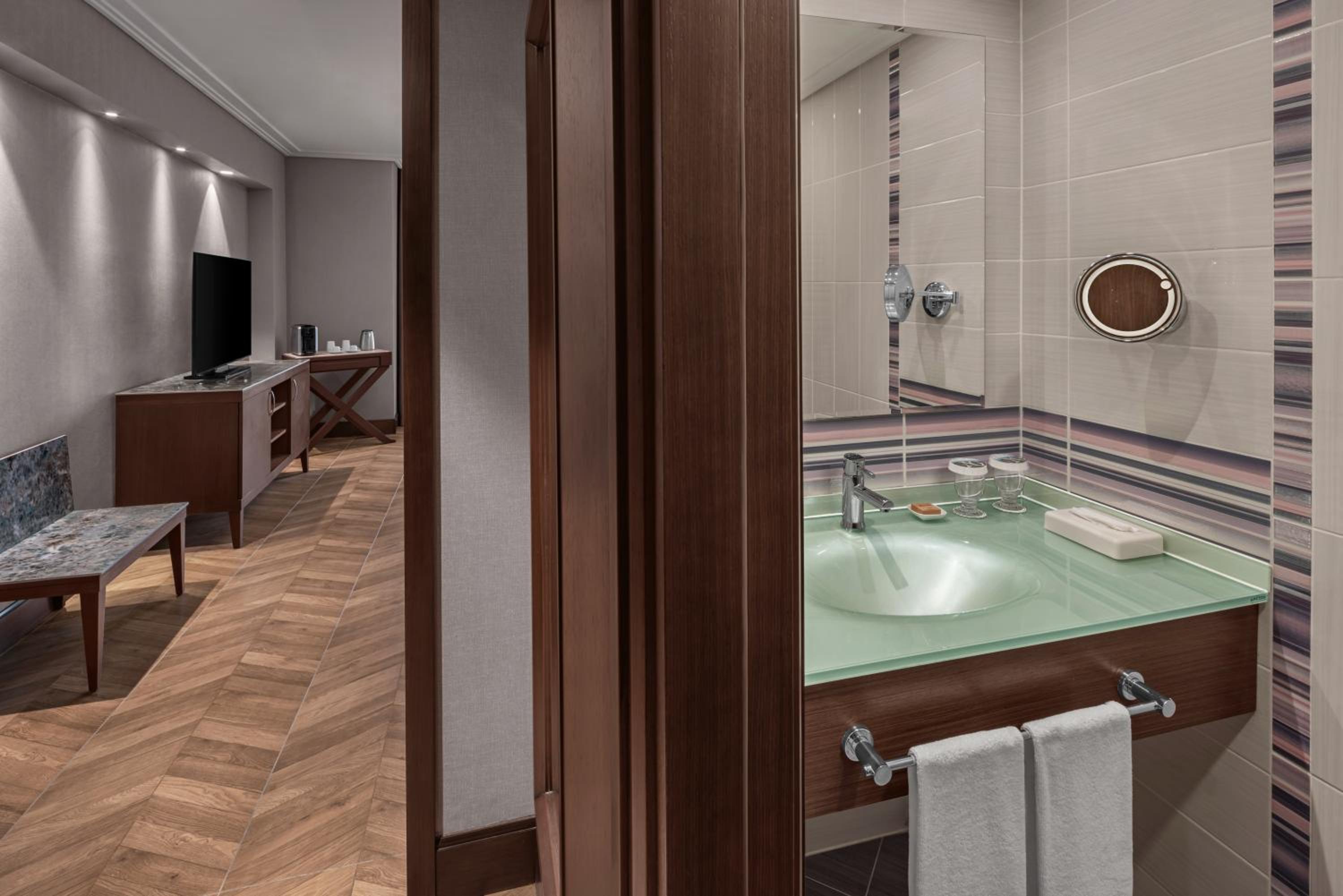 Family Suite - Photo 6