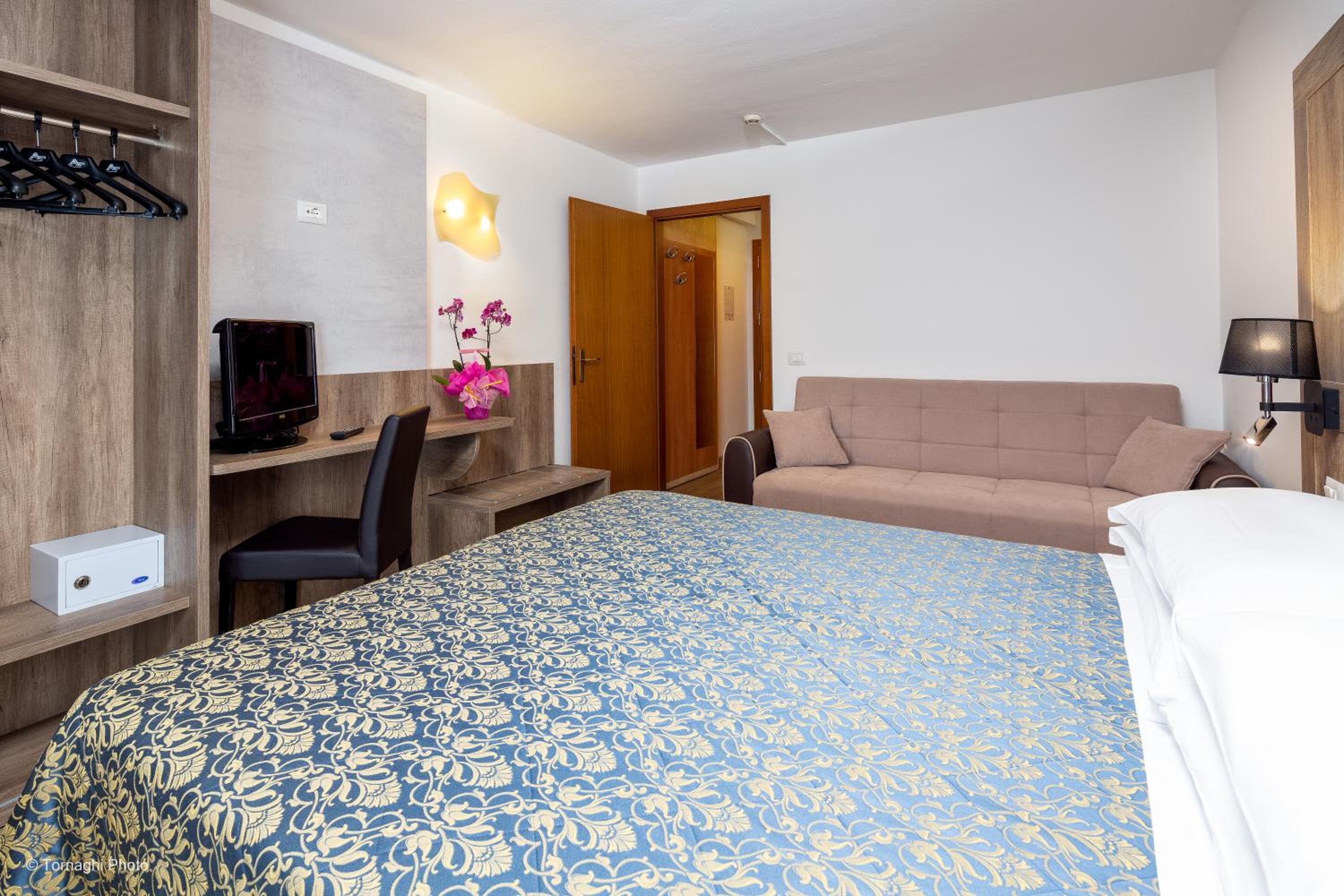 Double or Twin Room photo 3