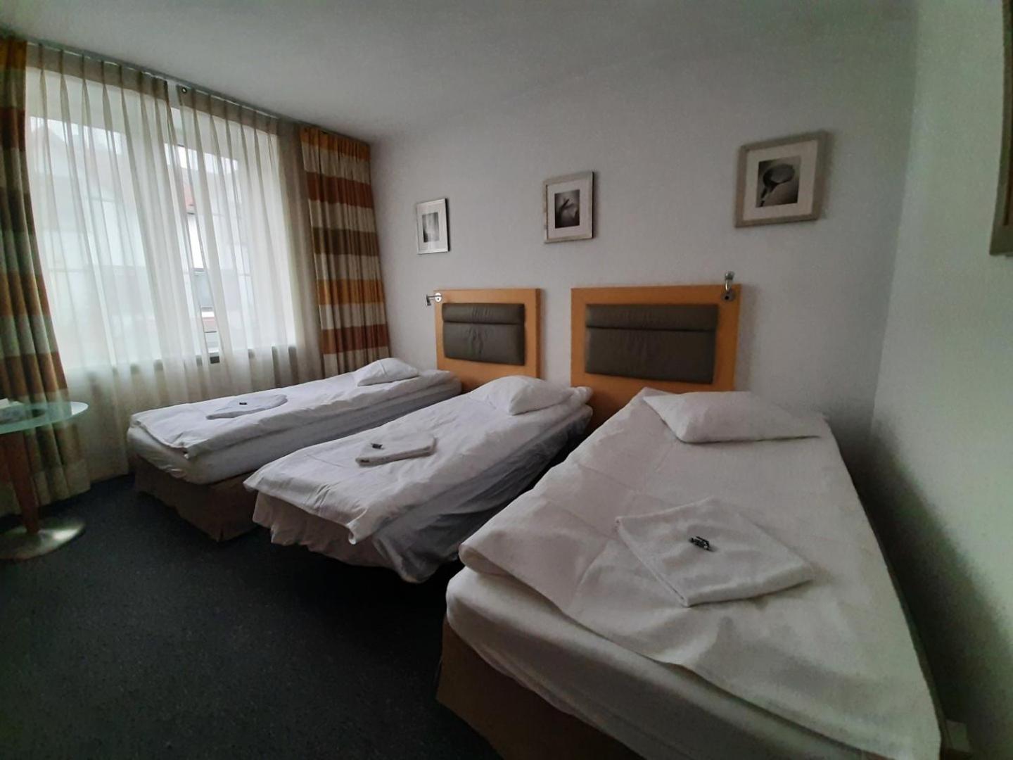 Basic Triple Room with Shared Bathroom