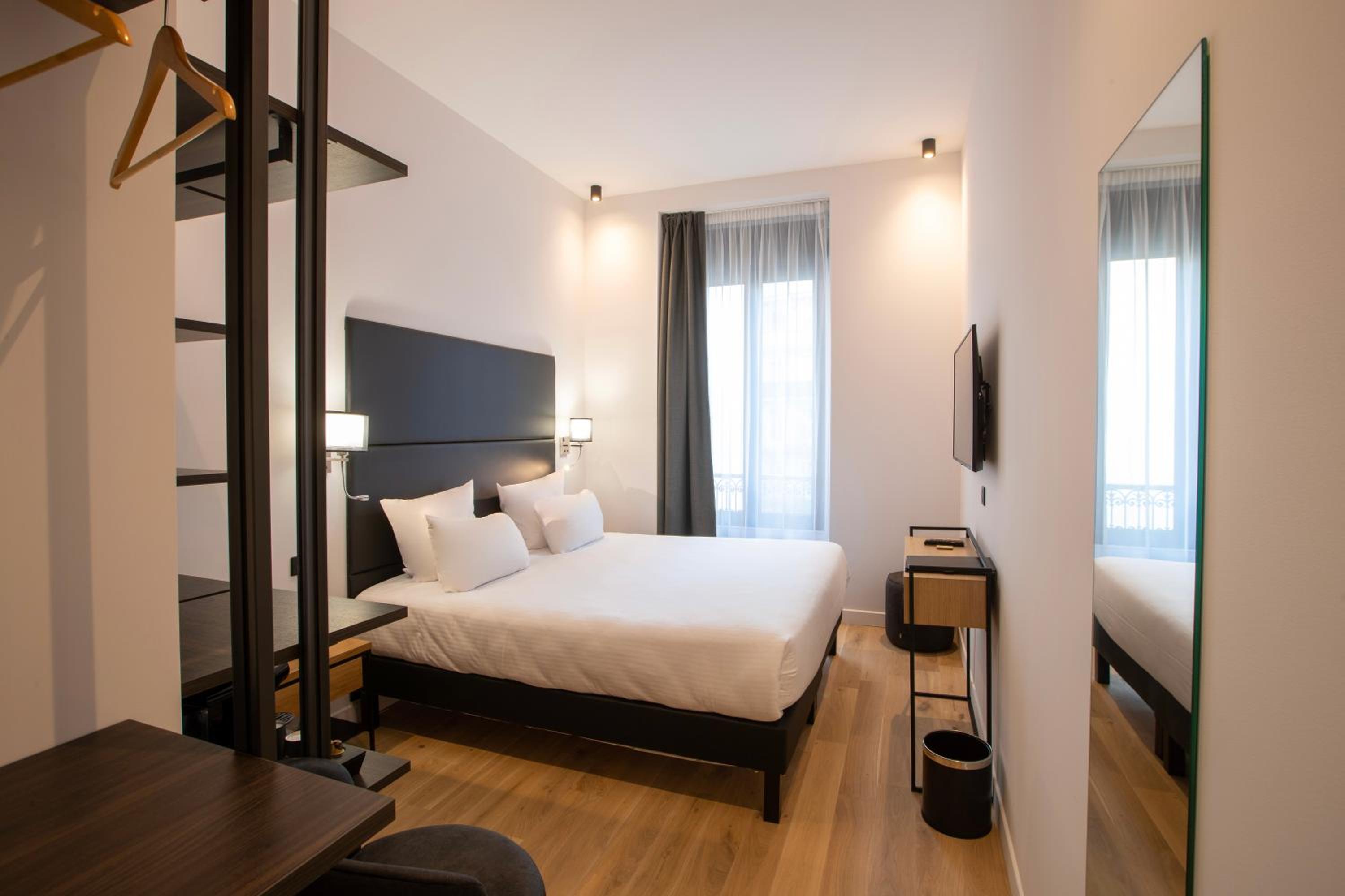Double Room - Photo 2
