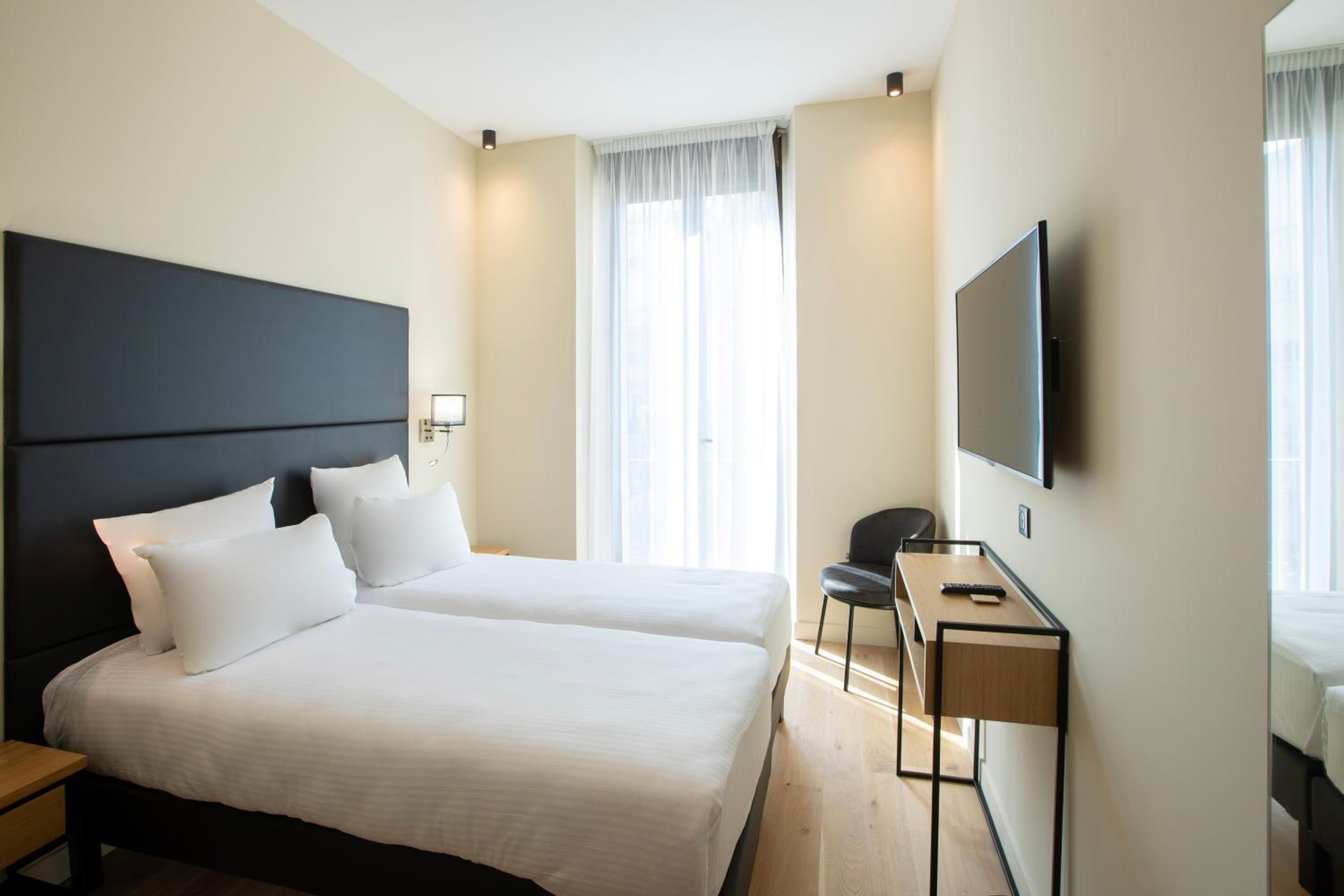 Twin Room - Photo 1