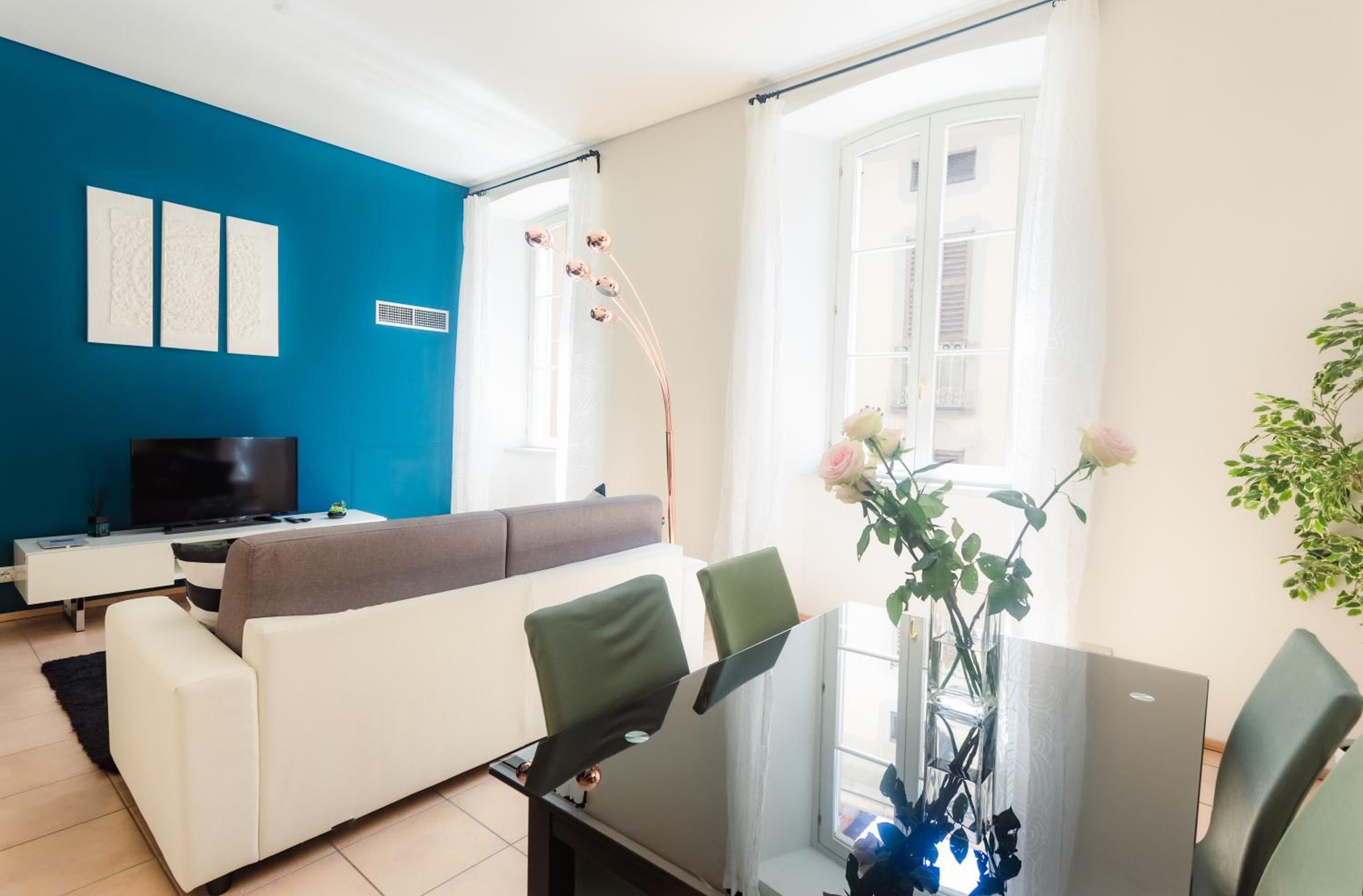 Deluxe One-Bedroom Apartment - Via Vittorio Emanuele 72