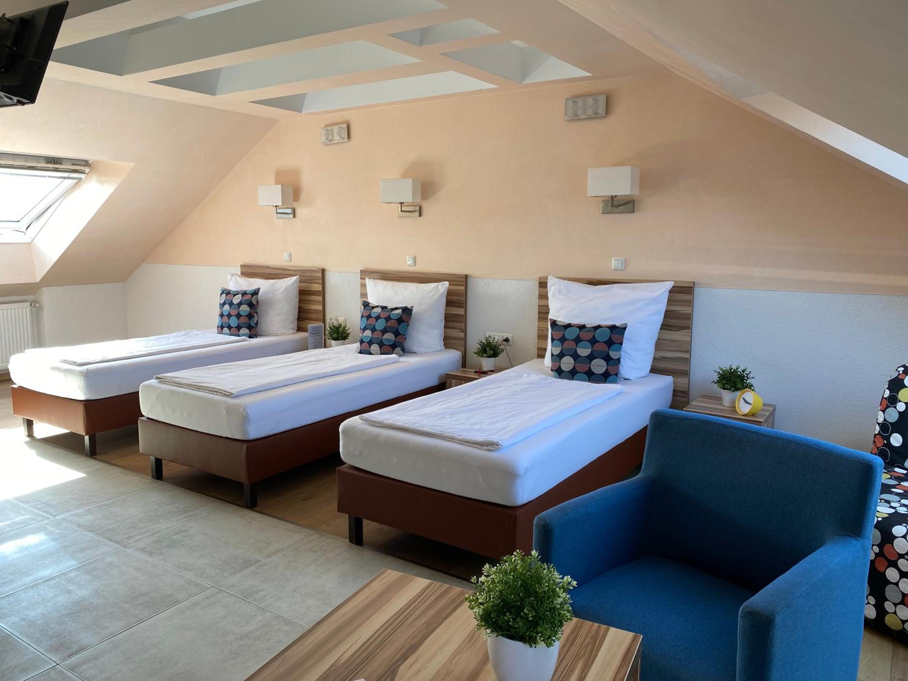 Triple Room with Private Bathroom - Photo 6