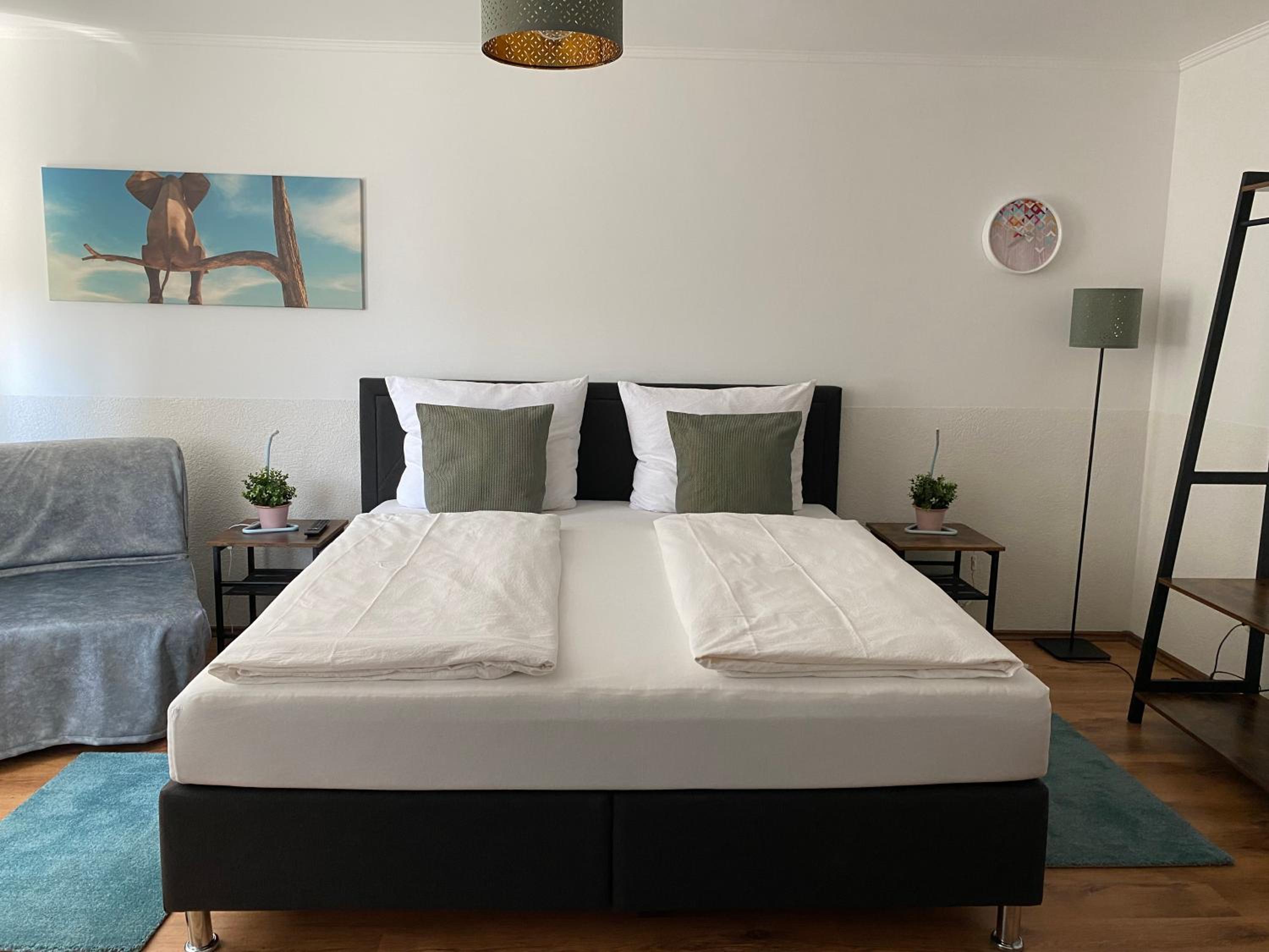 Studio Apartment - Photo 36