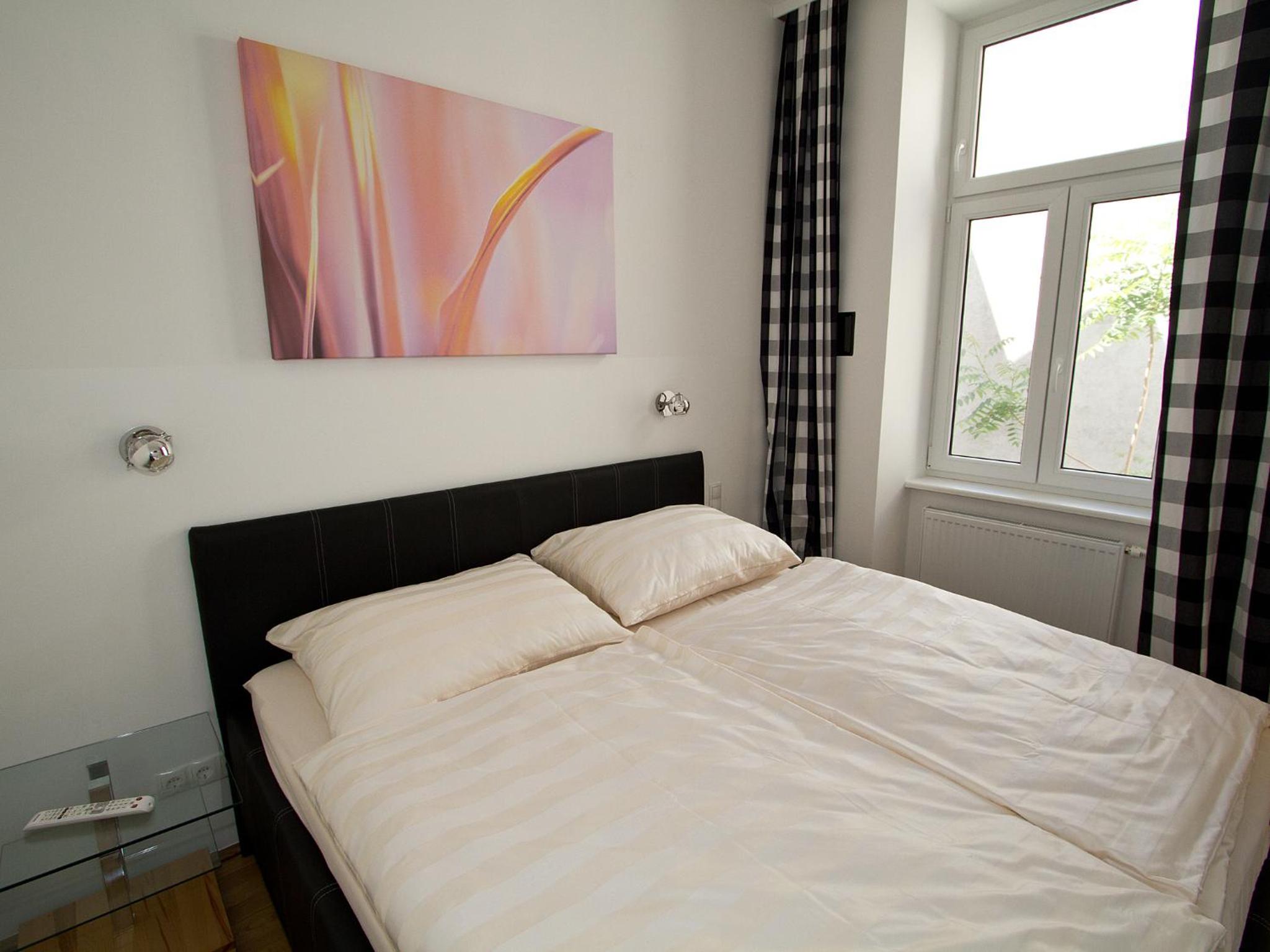 One-Bedroom Apartment (Top 23)