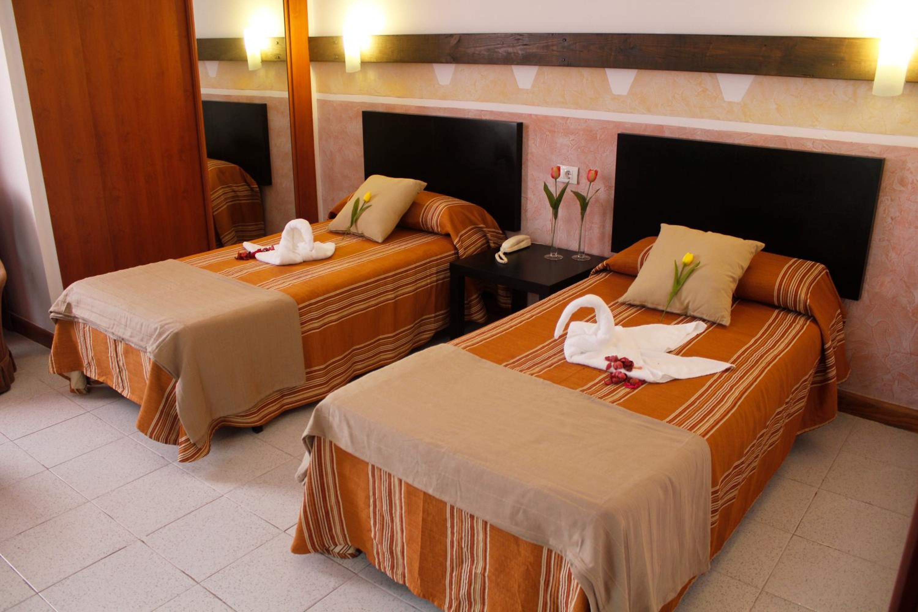 Standard Quadruple Room - Photo 3