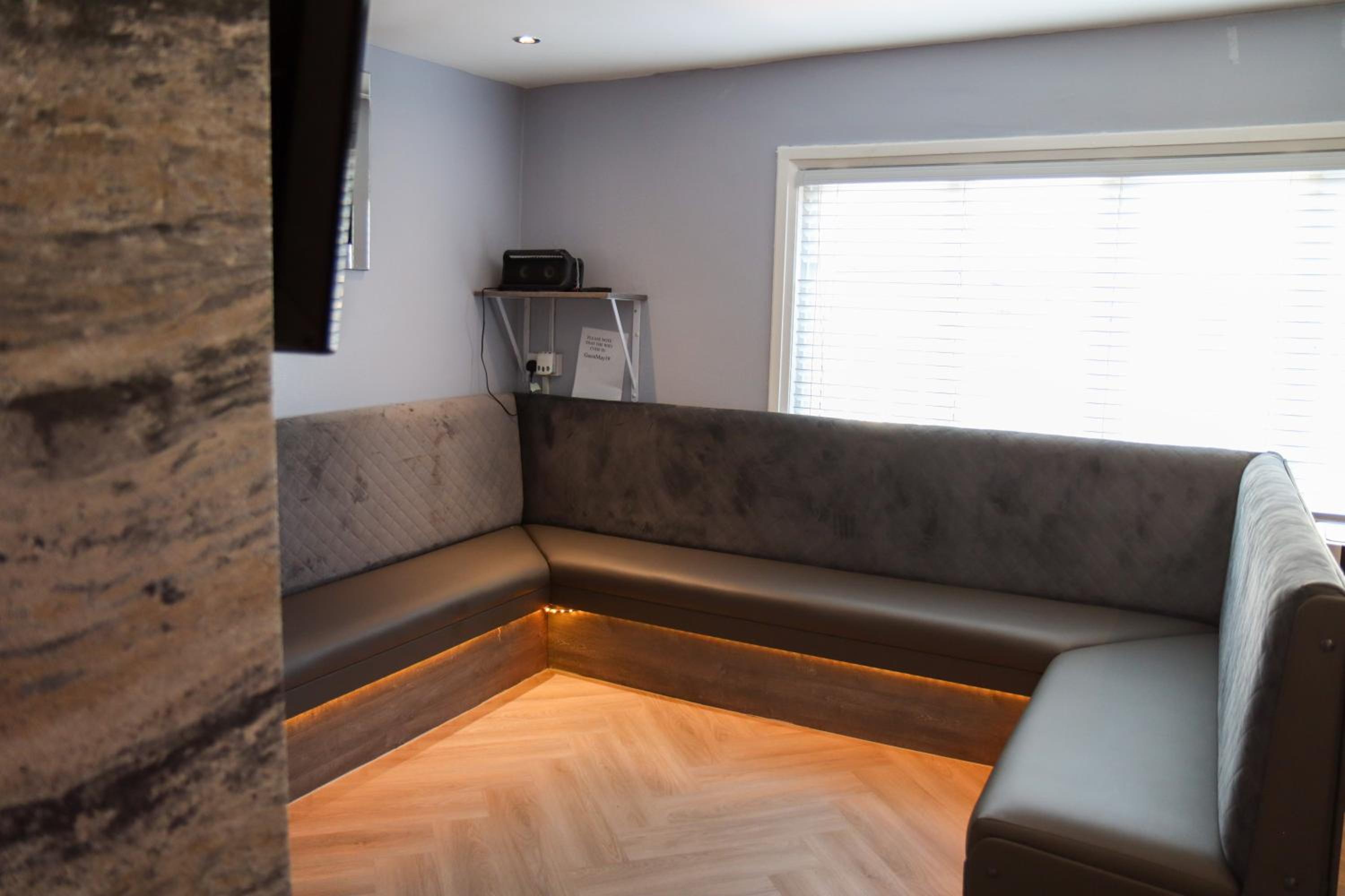 Three-Bedroom Apartment - Photo 9