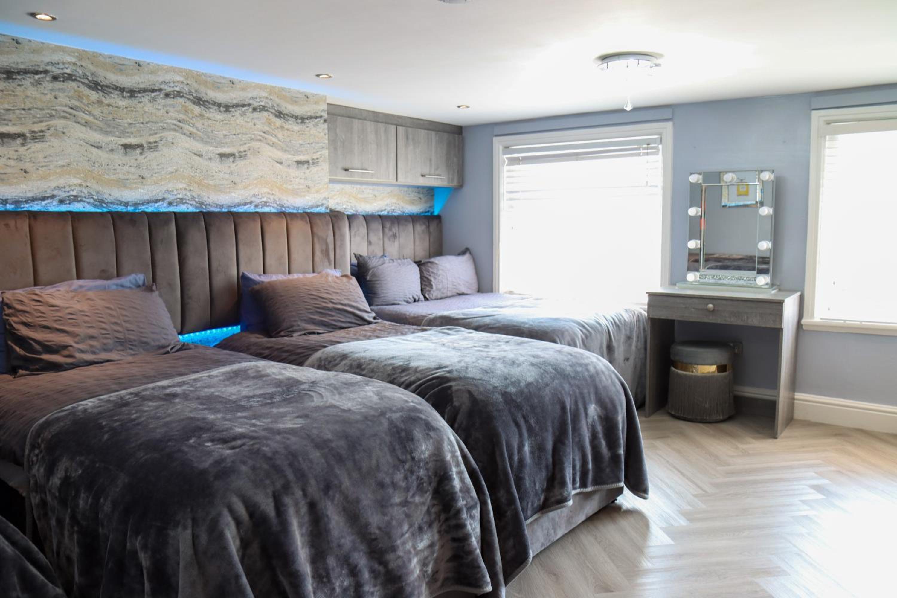 Three-Bedroom Apartment - Photo 14