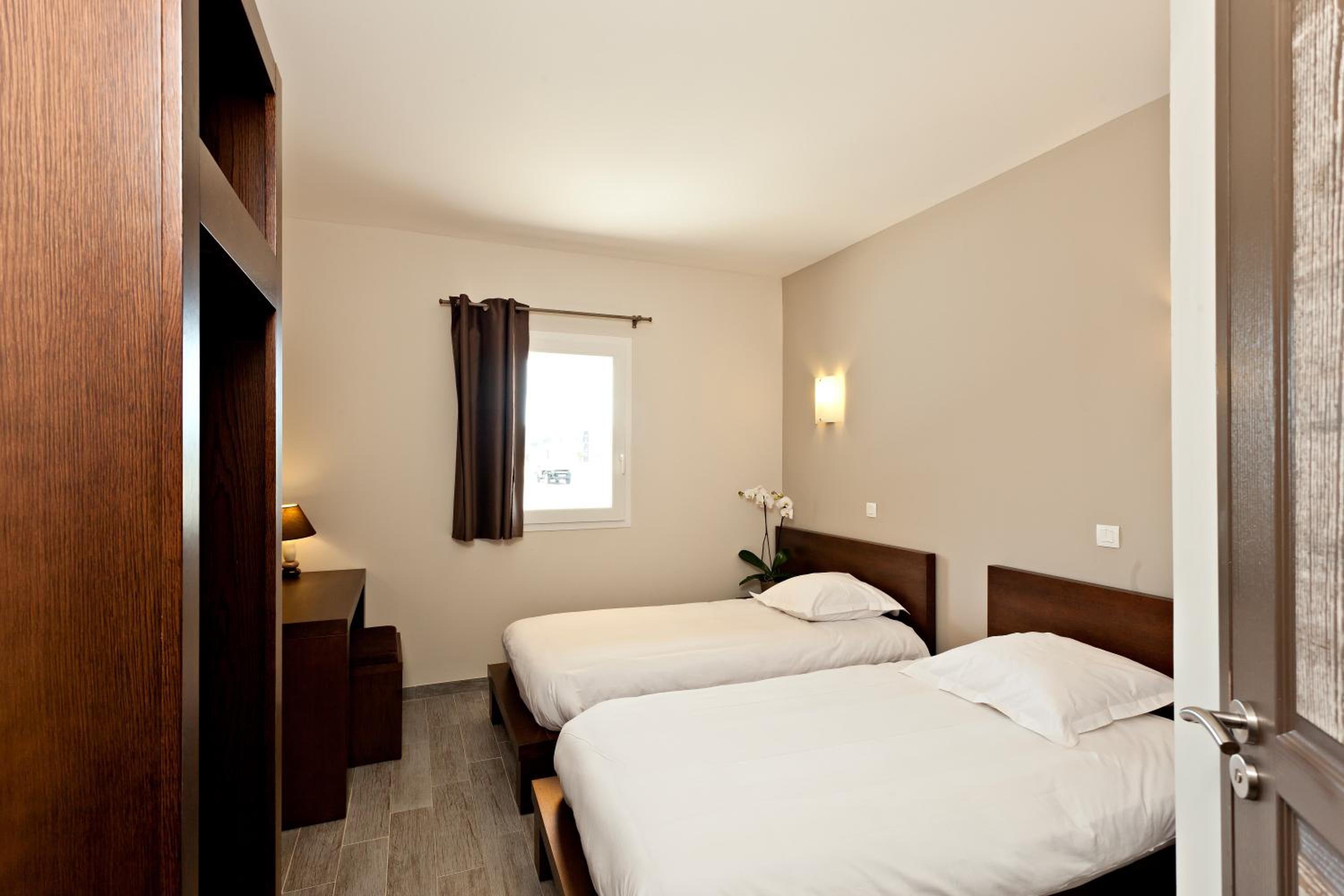 Twin Room - Photo 5