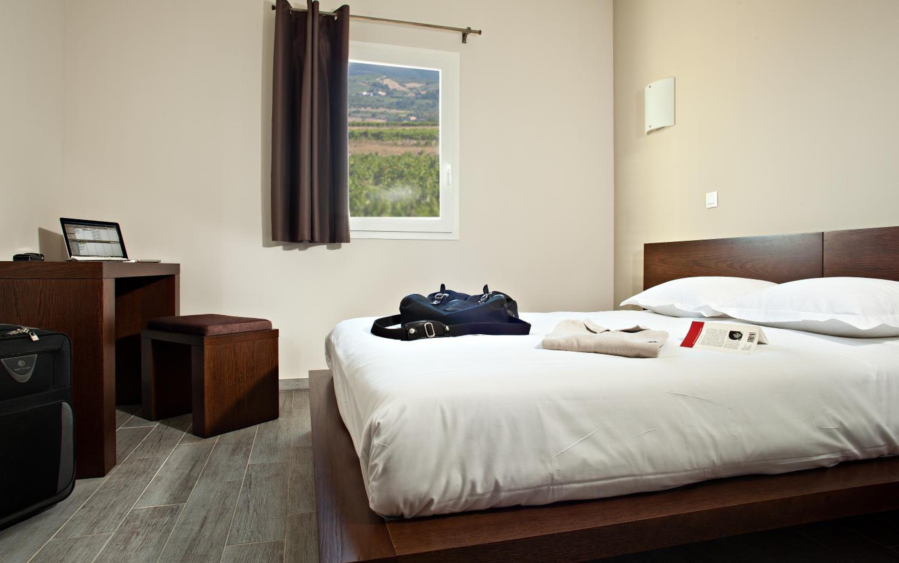 Double Room - Photo 6