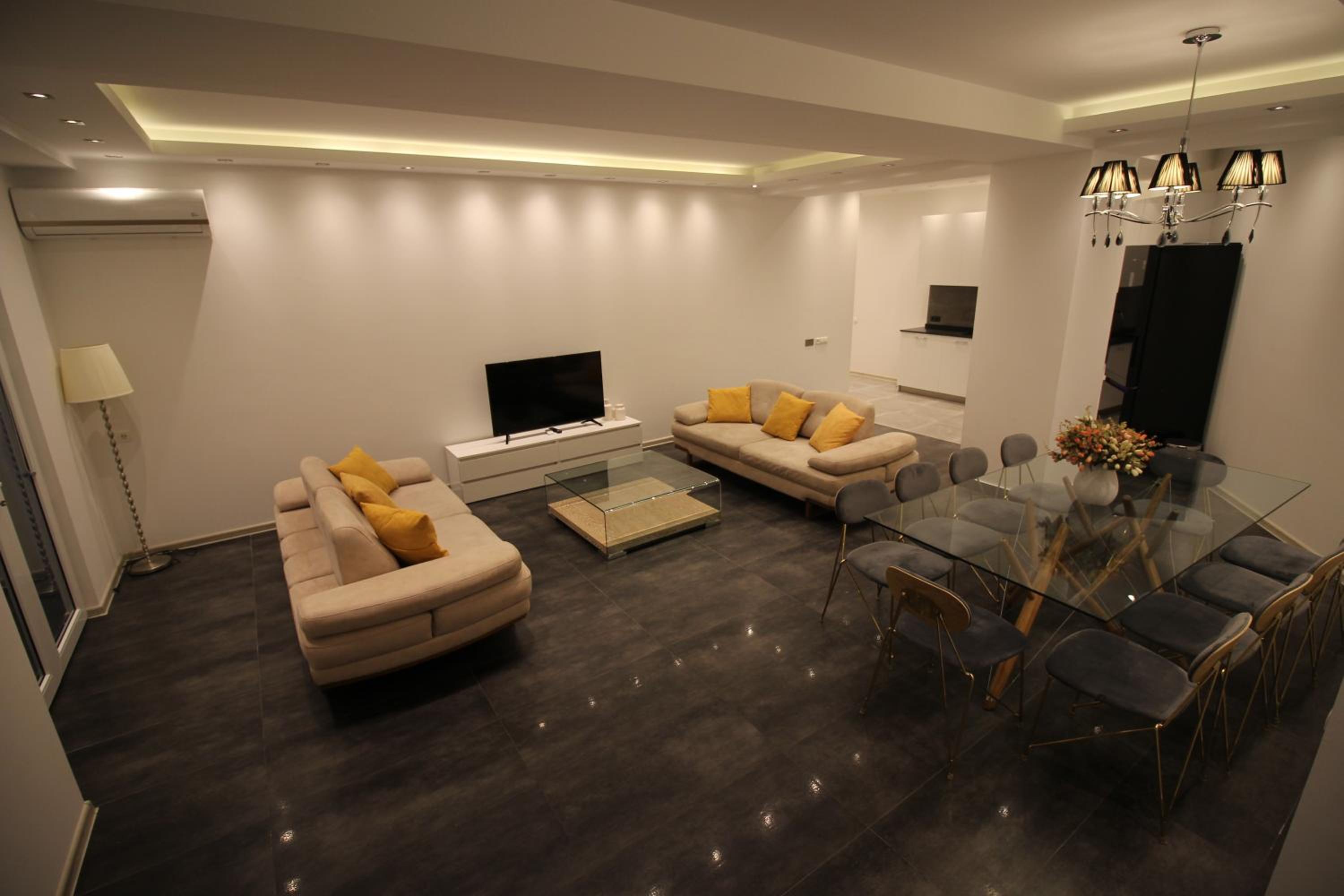 Three-Bedroom Deluxe Apartment photo 1
