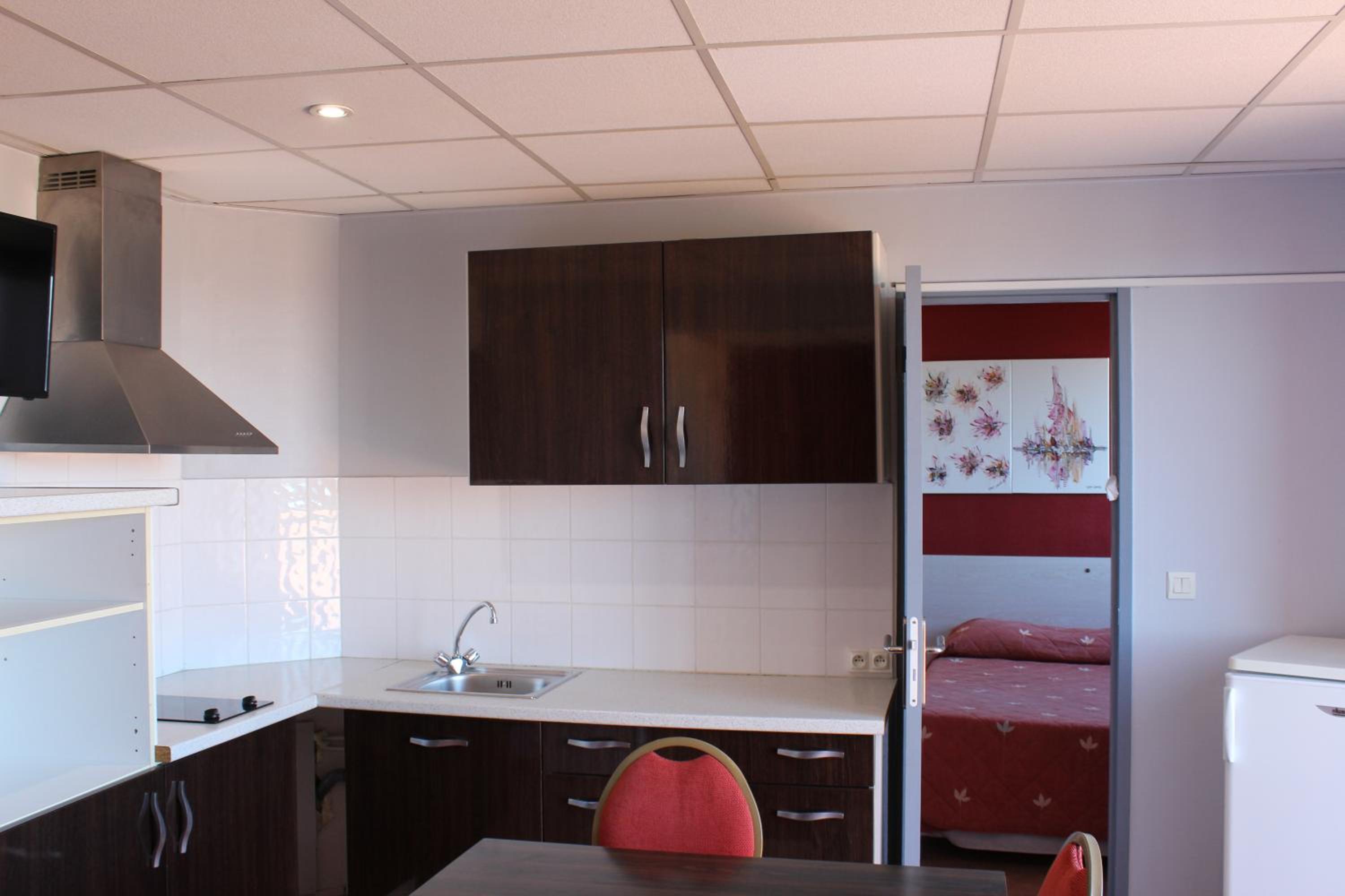 One-Bedroom Apartment (4 Adults) photo 2