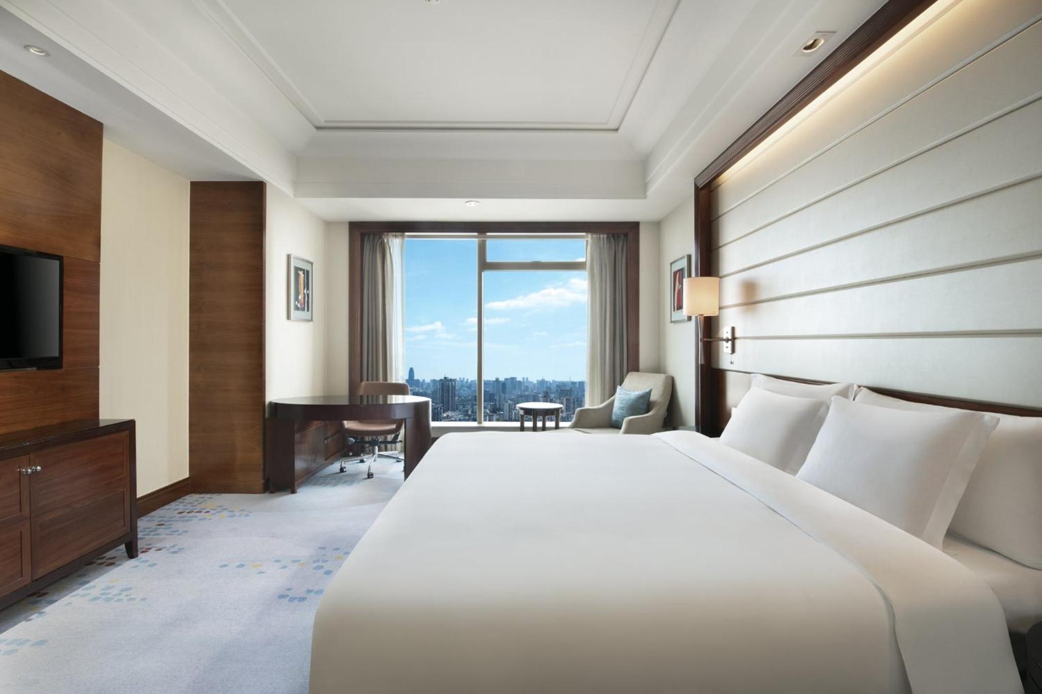Standard King Room - Photo 5
