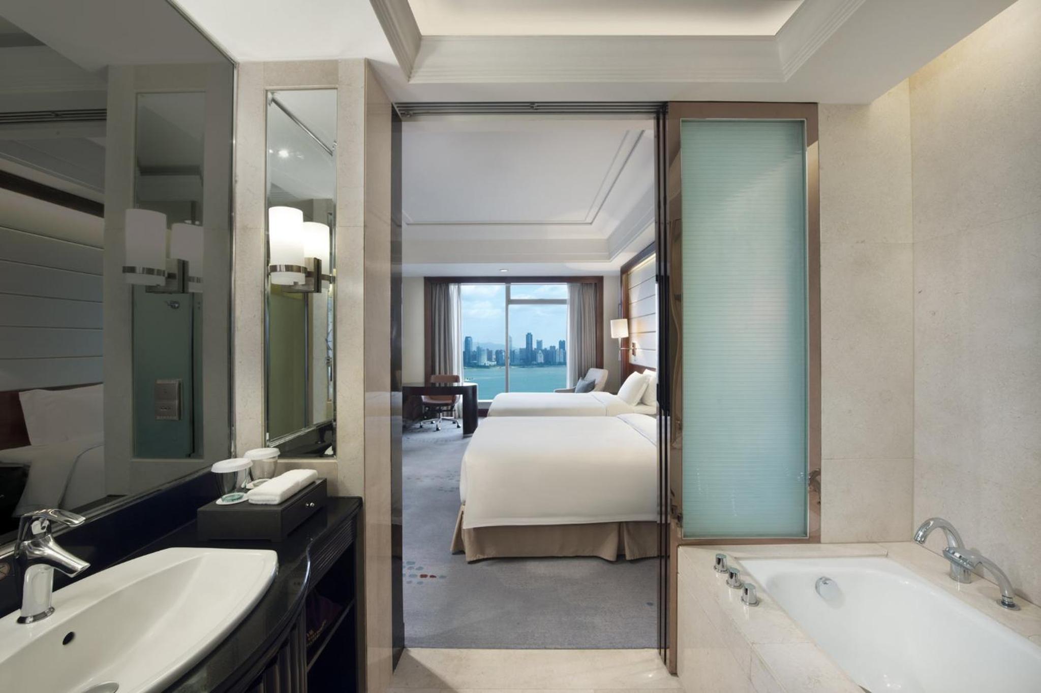 Standard Twin Room with River View - Photo 2