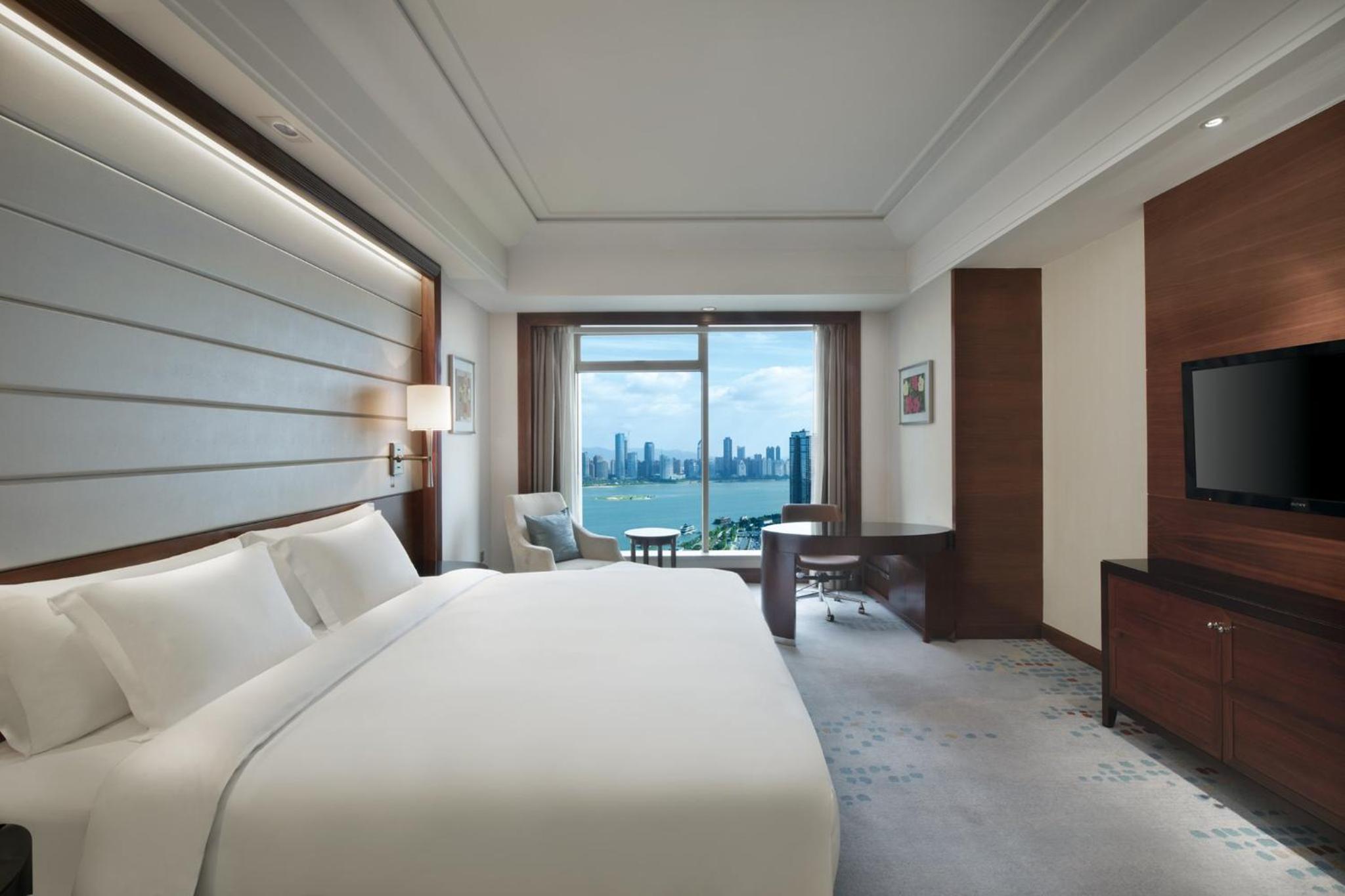Standard King Room with River View - Photo 8