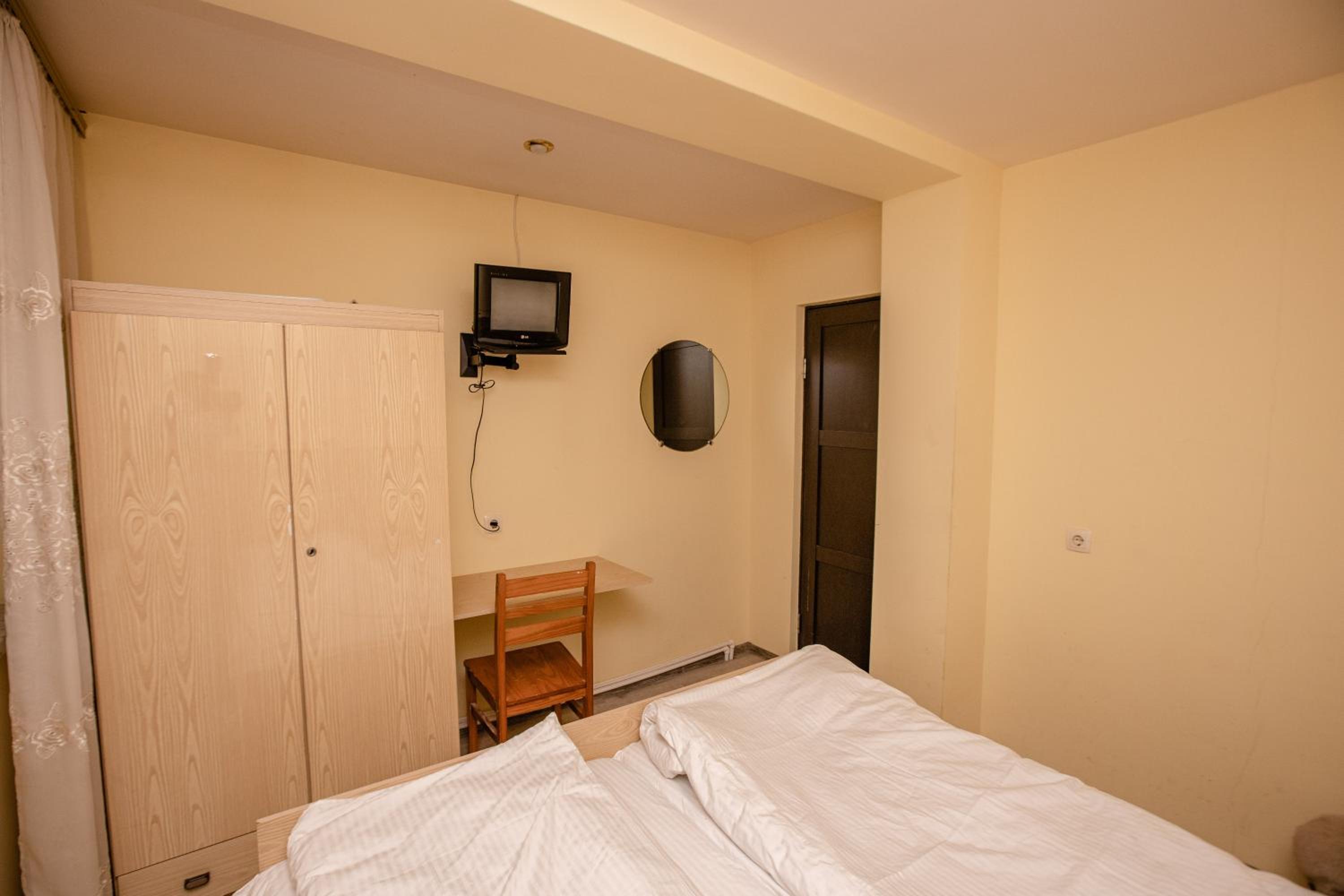 Large Double Room photo 3