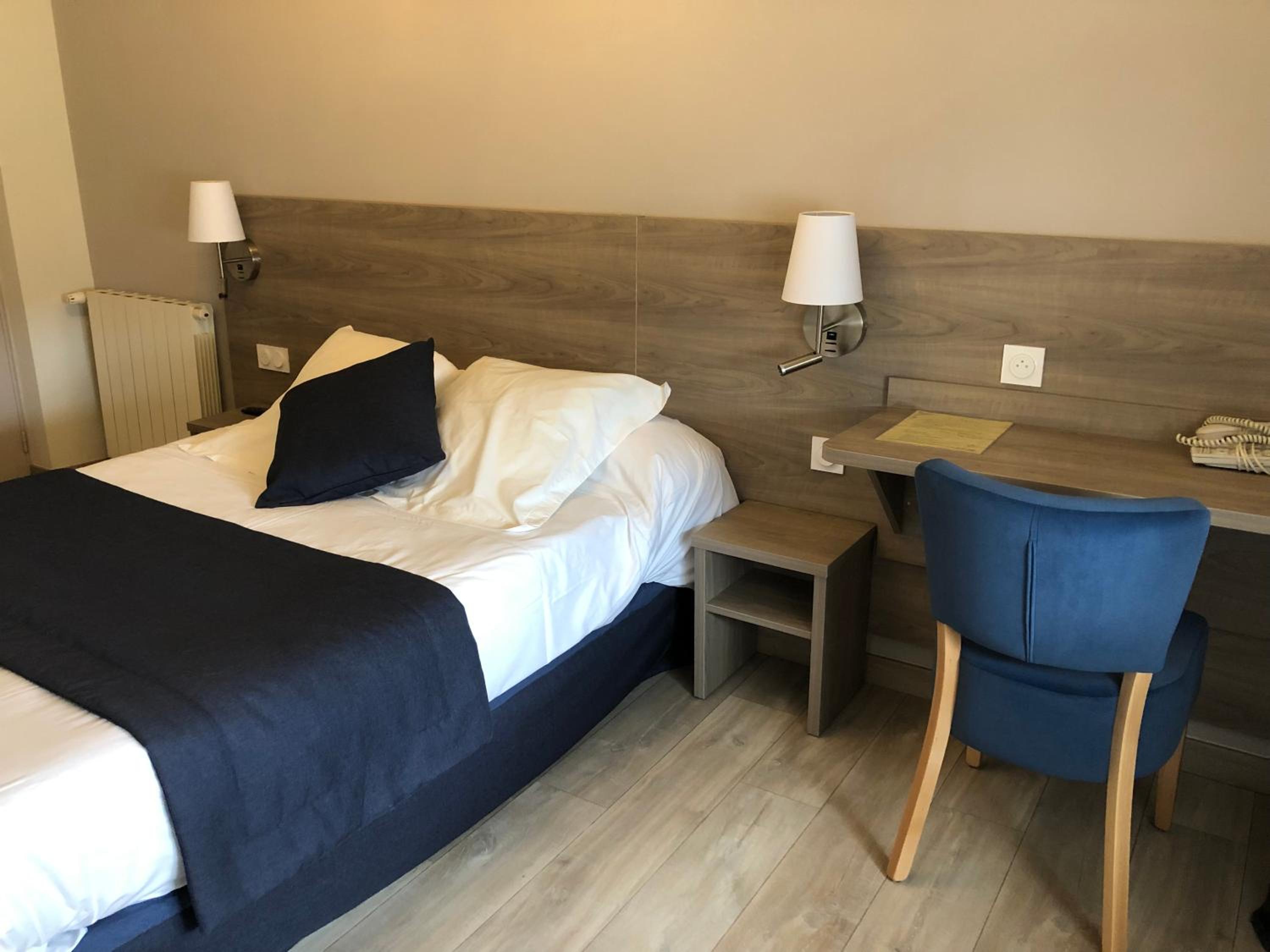 Double Room - Photo 5